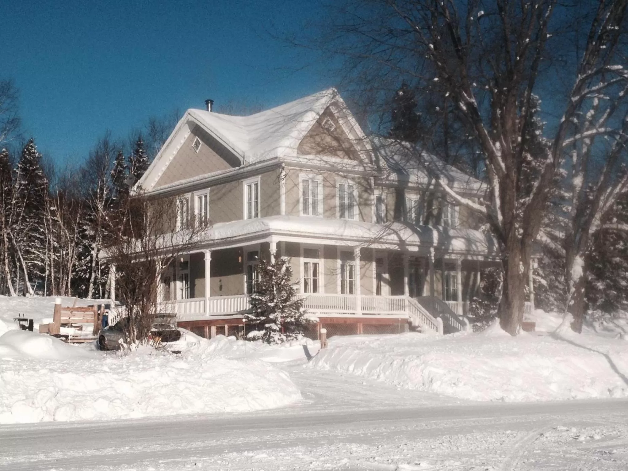 Facade/entrance in Auberge Carpe Diem