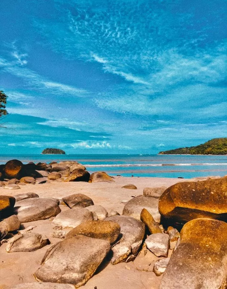 Beach in Dragon Pearl Beach Resort