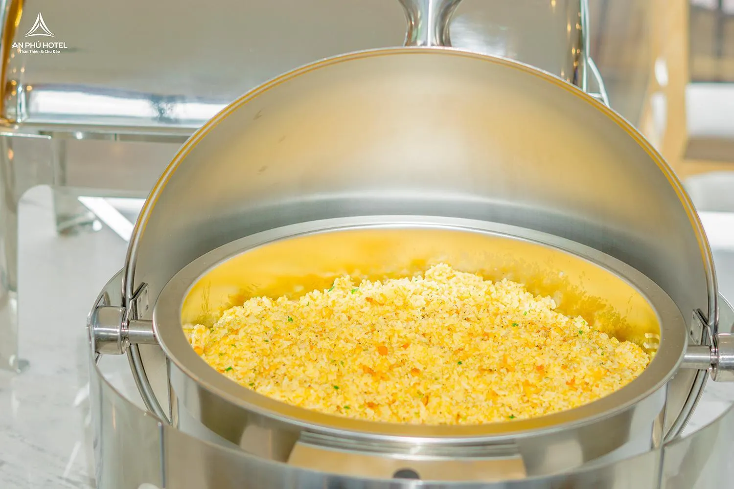 Restaurant/places to eat in An Phu Hotel