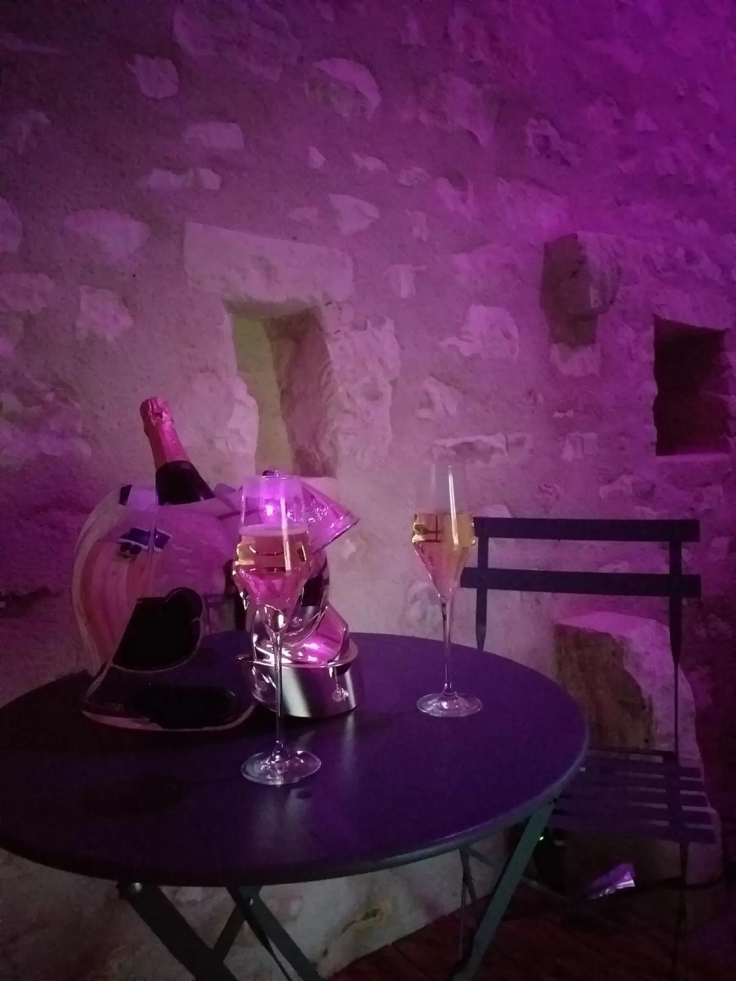 Spa and wellness centre/facilities in La BerryCurienne proche du Zoo de Beauval Saint-Aignan avec SDB, WC ET SPA PRIVATIF pour chaque chambre