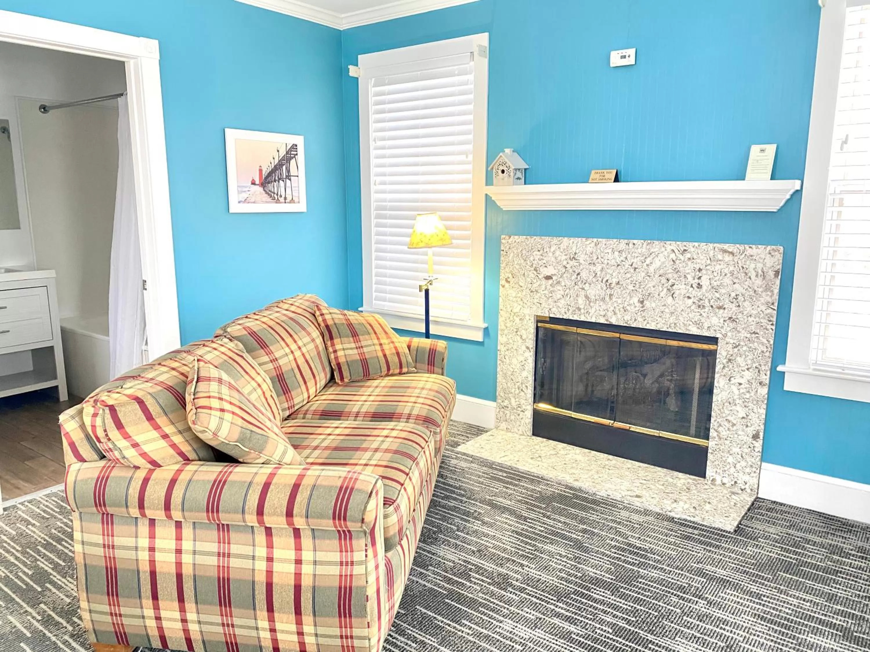 Seating area in Harbor House Inn