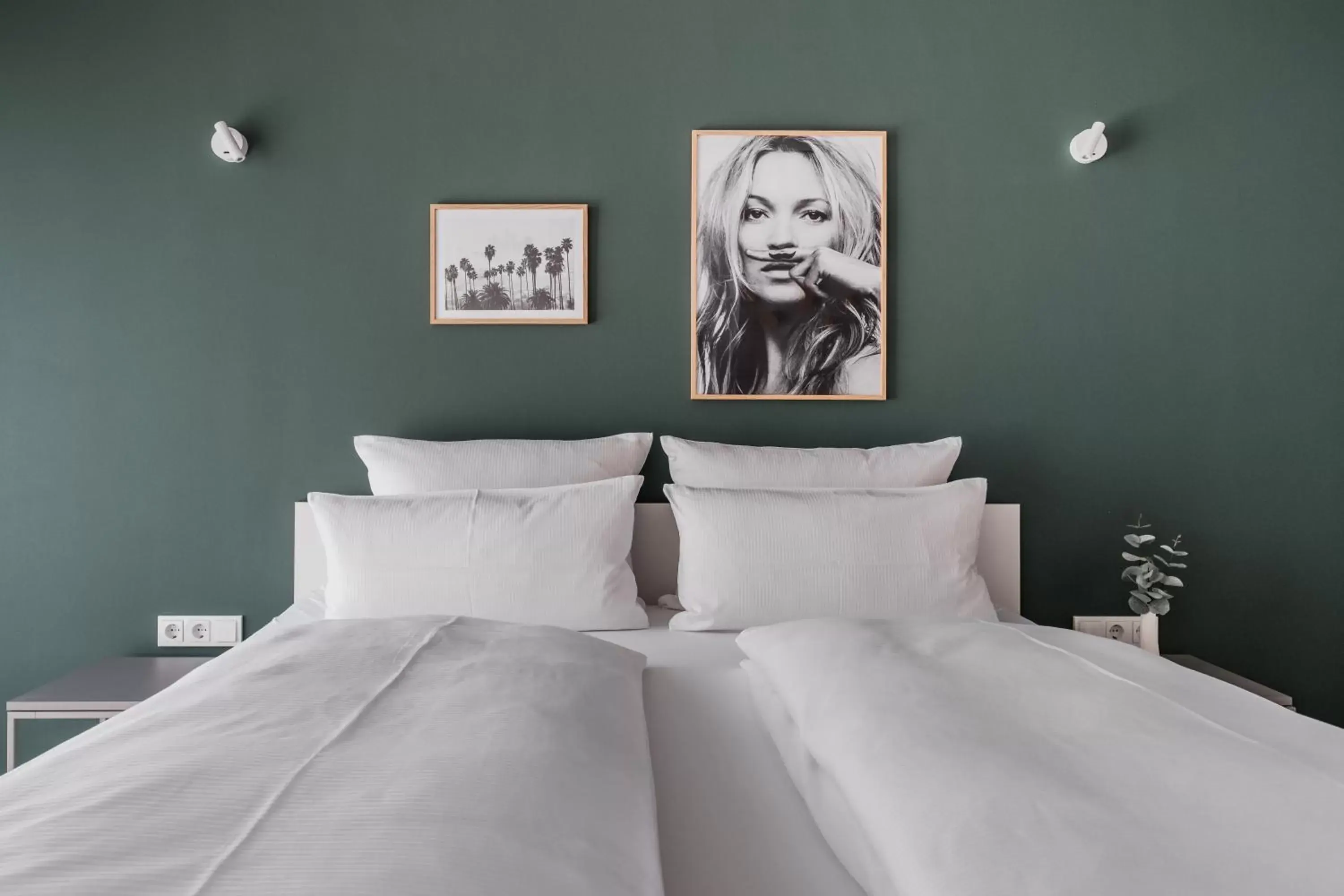 CLOUD N°7 STUDIOS CLOUD N°7 STUDIOS