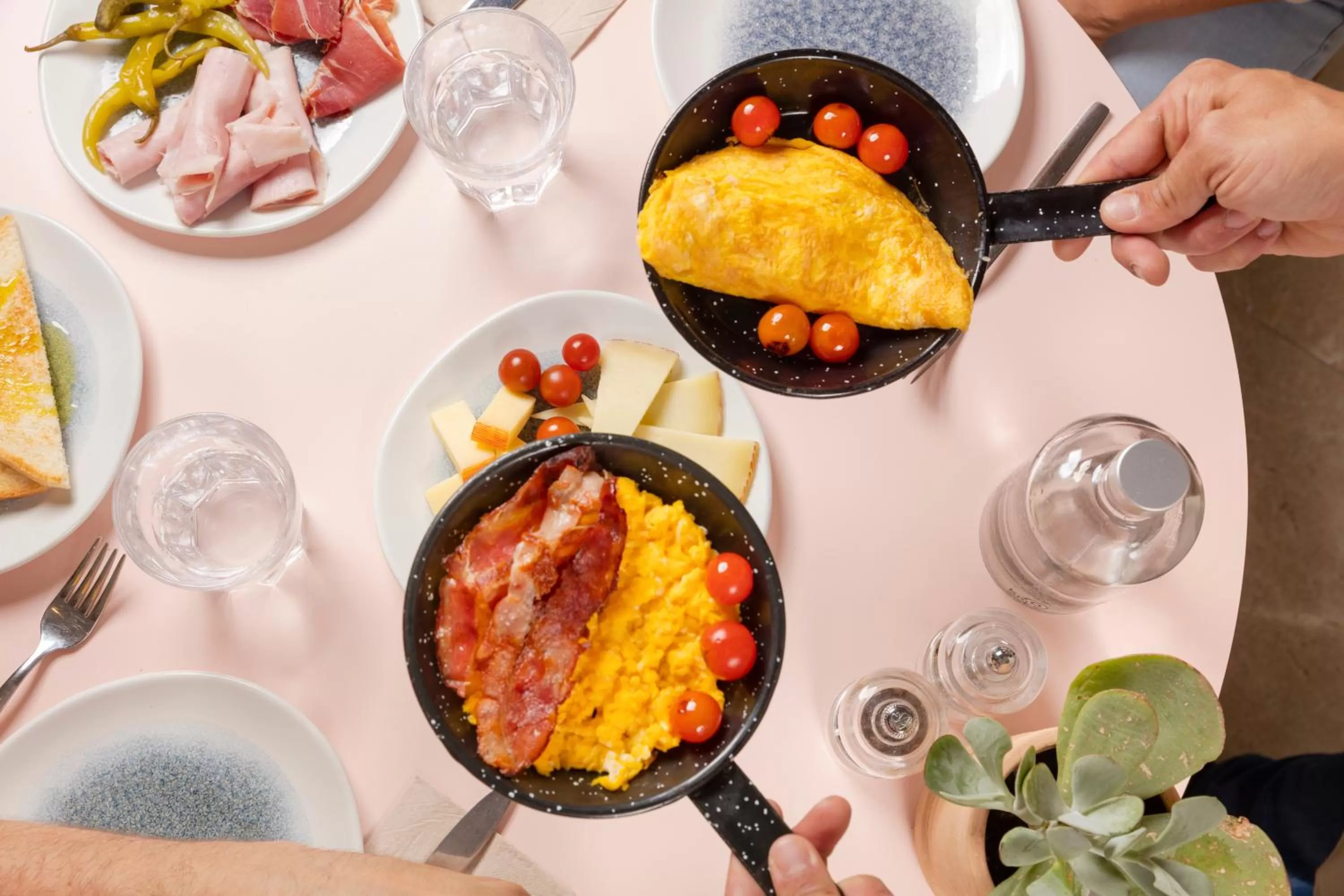 Food and drinks in La Goleta Hotel de Mar - Adults Only