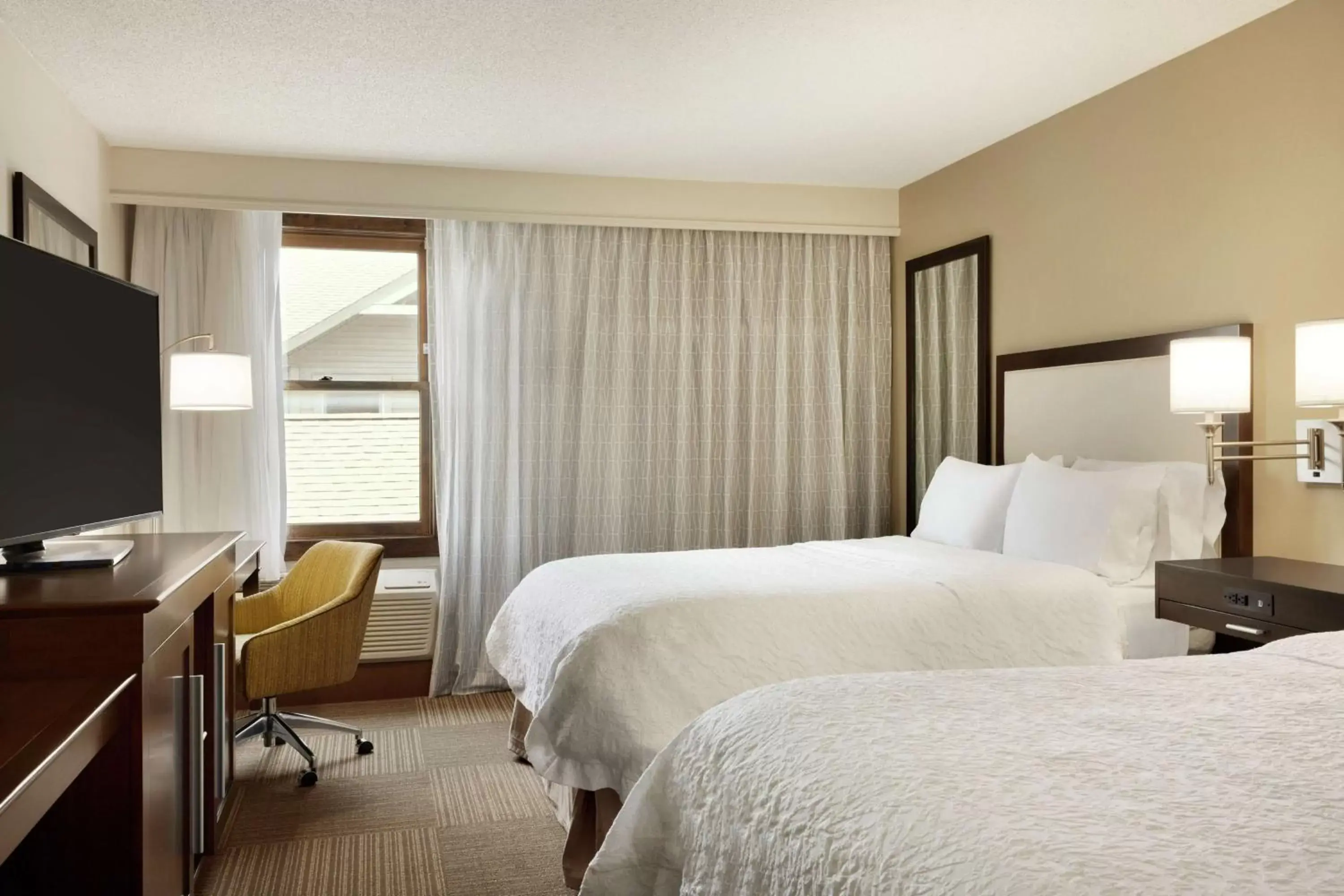 Double Room with Two Double Beds - Hearing Accessible/Non-Smoking in Hampton Inn and Suites Springdale Double Room with Two Double Beds - Hearing Accessible/Non-Smoking in Hampton Inn and Suites Springdale