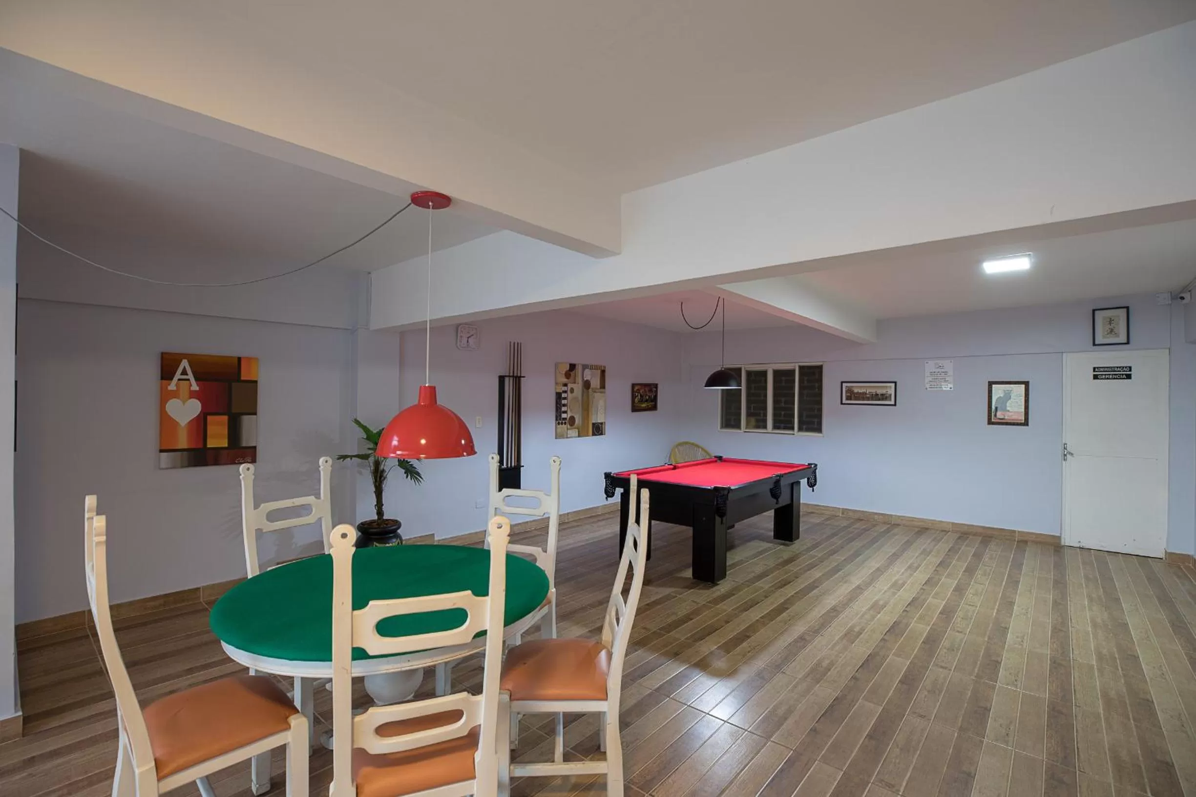 Billiard in Iguassu Flats Hotel