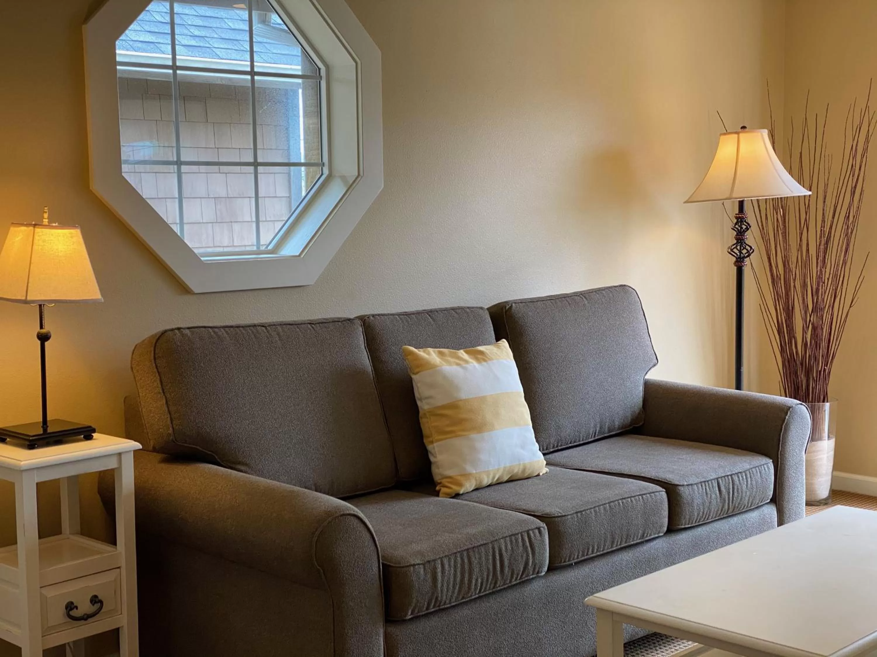 Living room, Seating Area in Lighthouse Inn