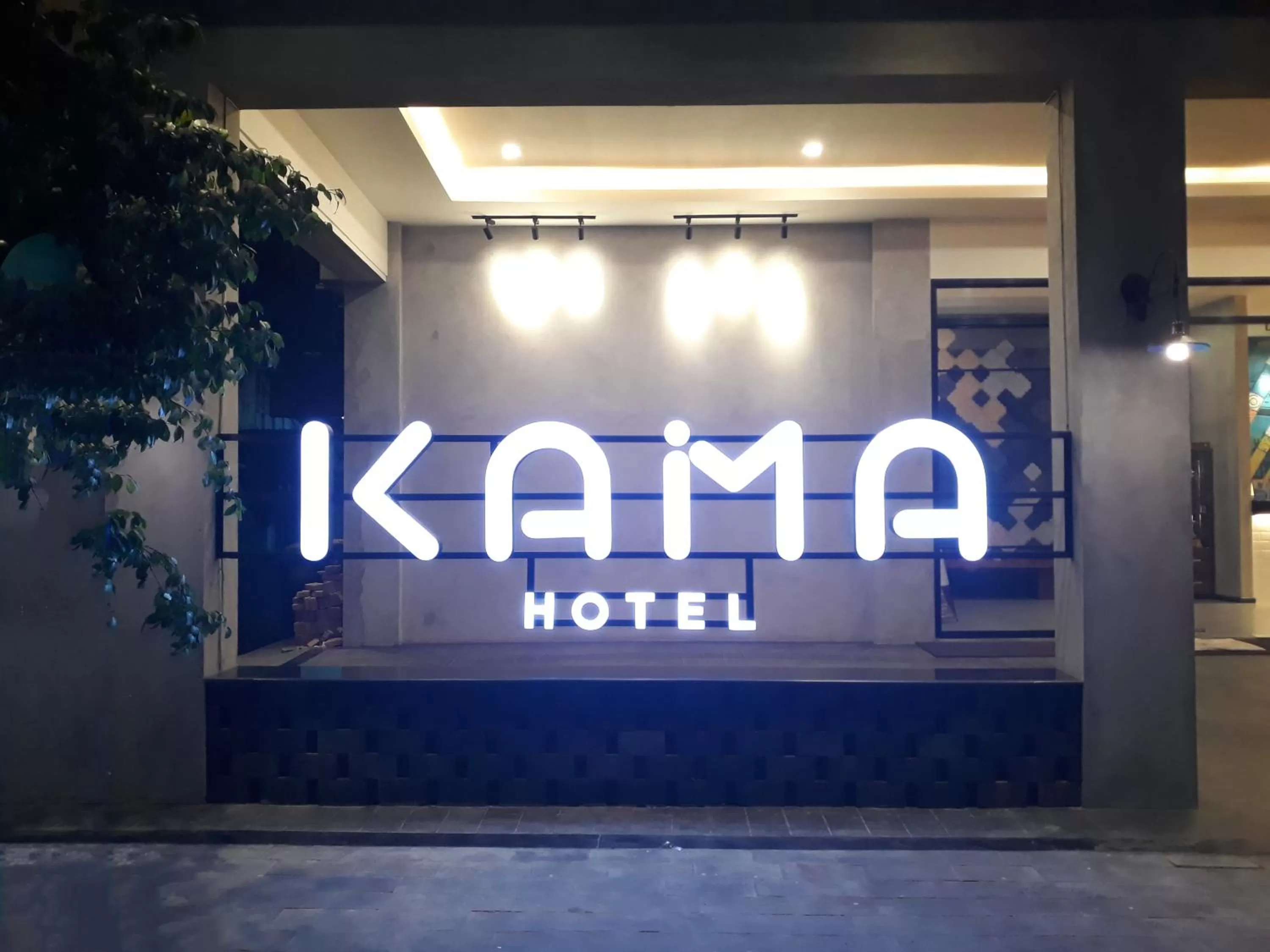 Facade/entrance in Kama Hotel