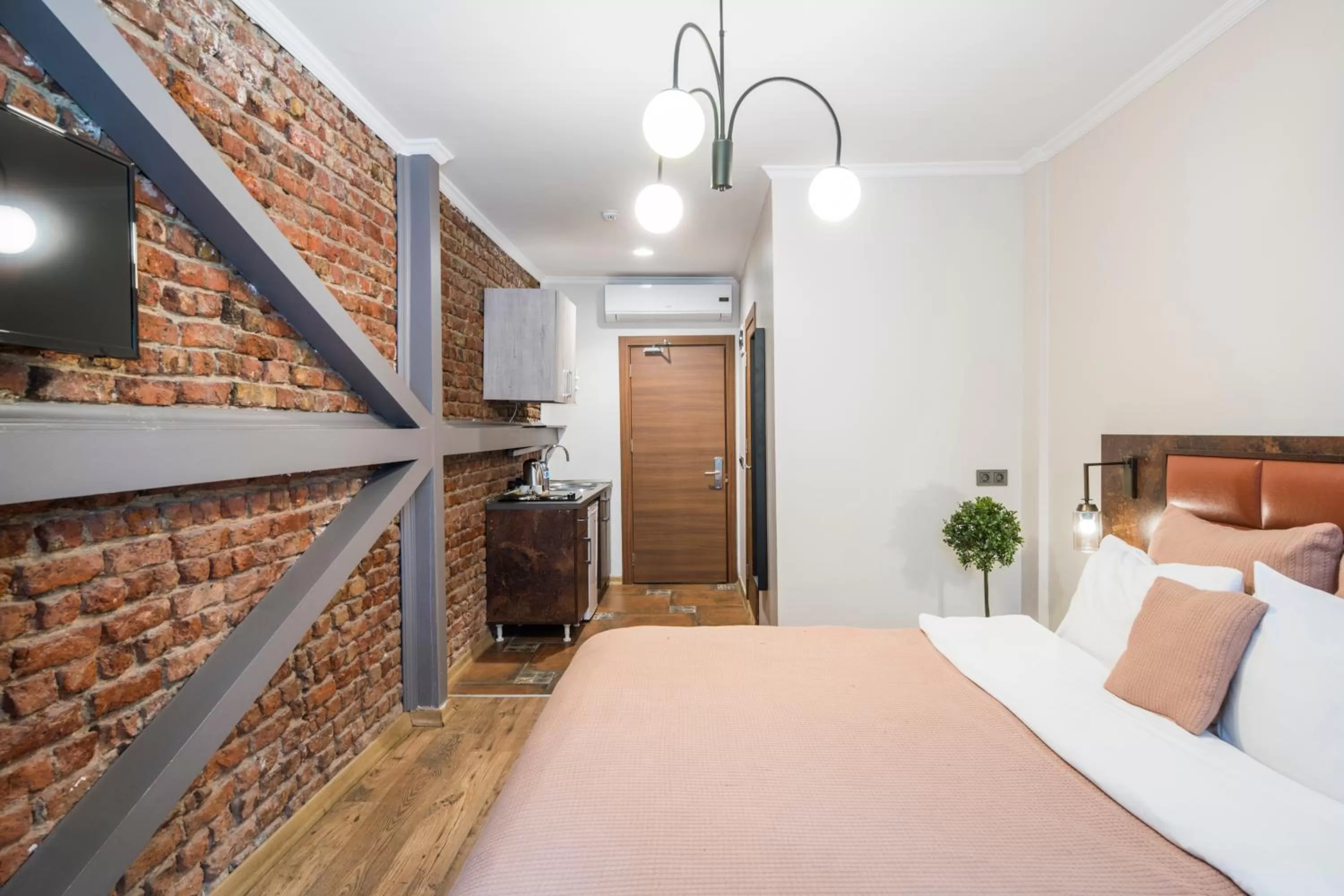 Bed in The Wilson Galata Hotel