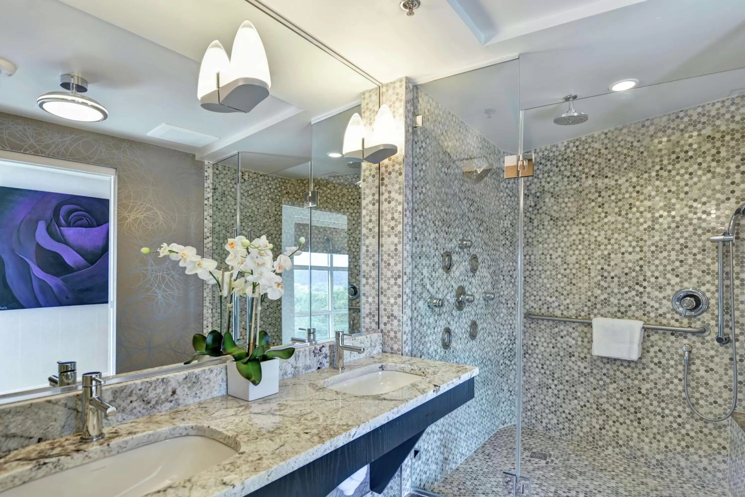 Bed in Hilton Garden Inn Raleigh/Crabtree Valley