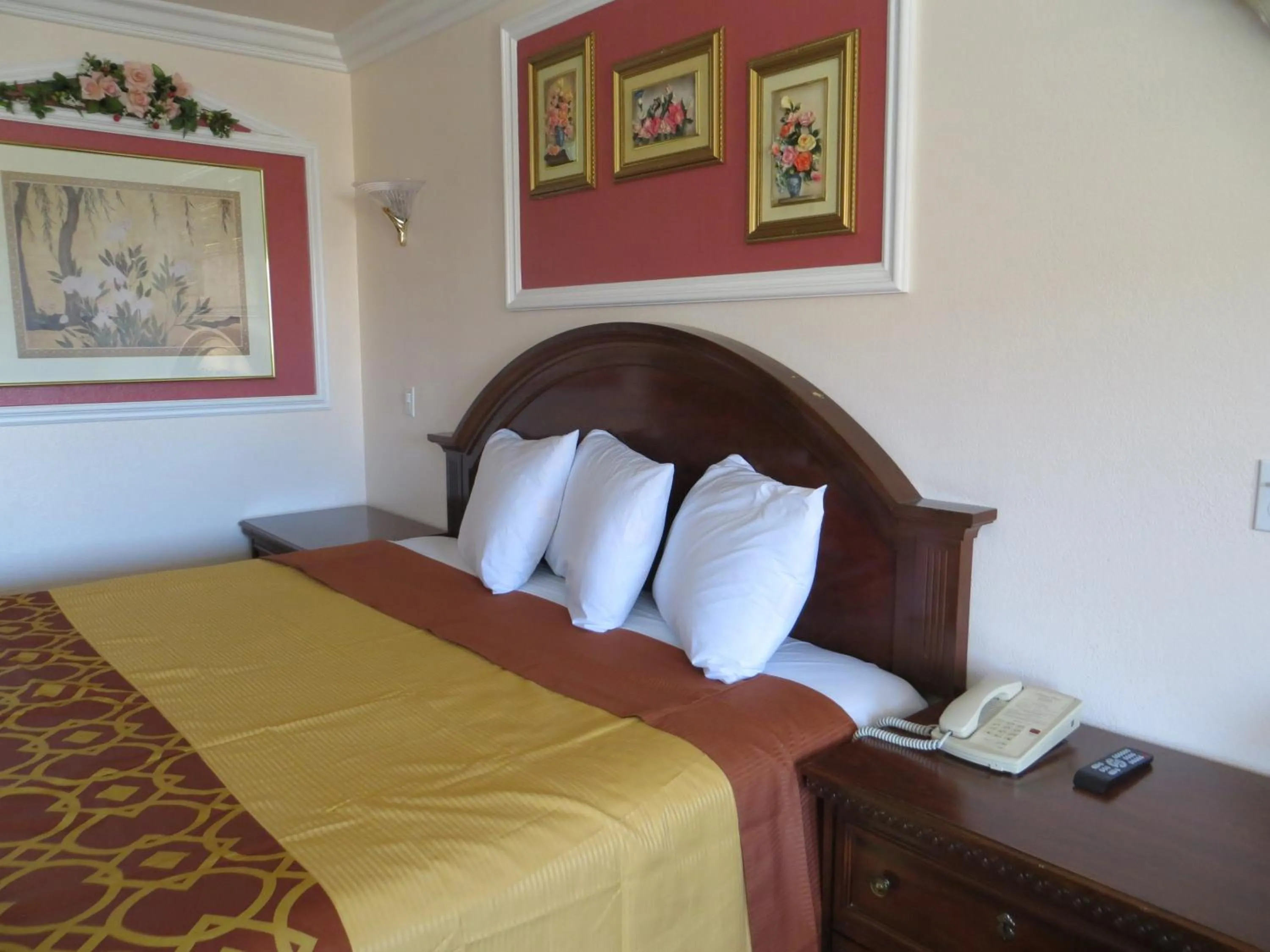 King Room in Azusa Inn