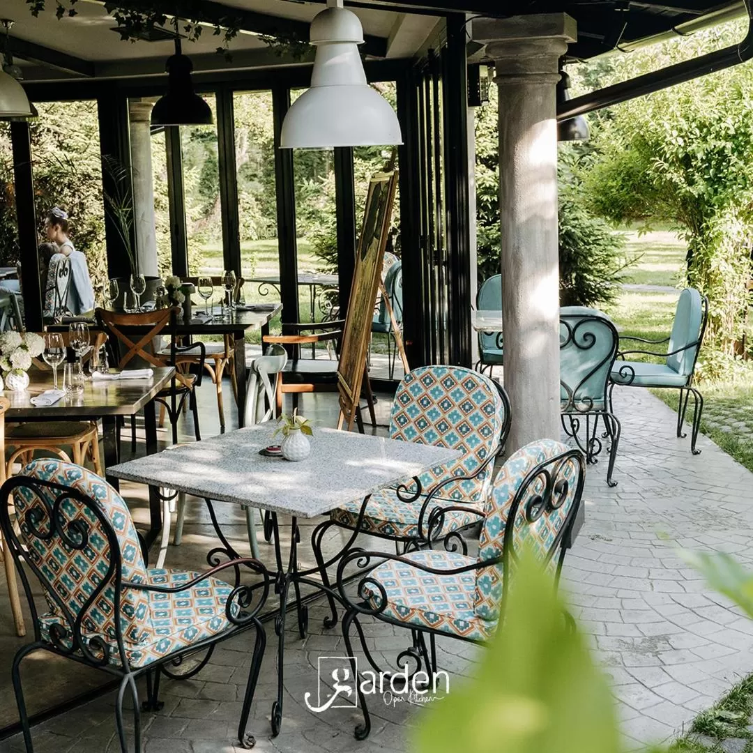 Restaurant/places to eat in Hotel Garden