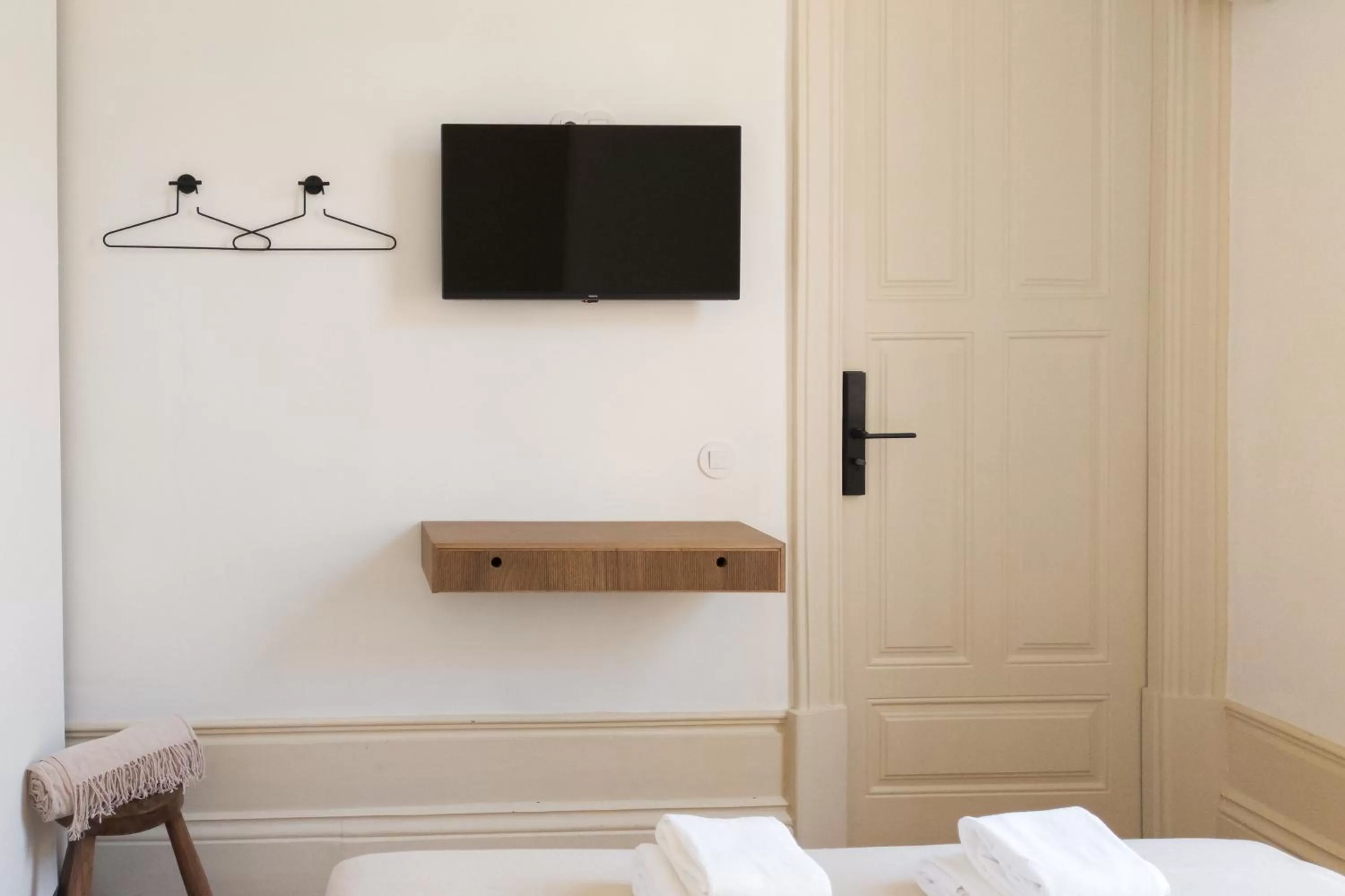 TV and multimedia, TV/Entertainment Center in Alameda Suites @ Porto River