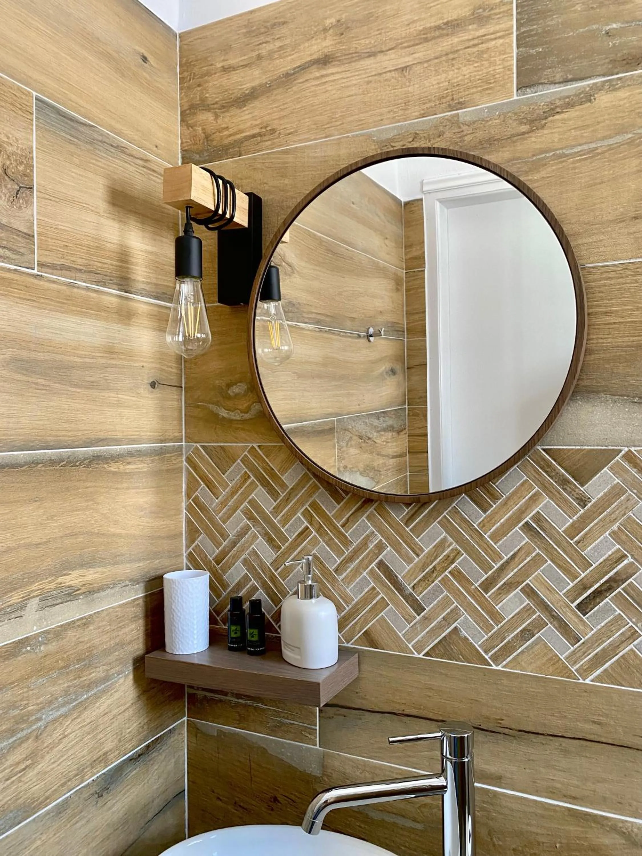 Bathroom in Fikas Hotel