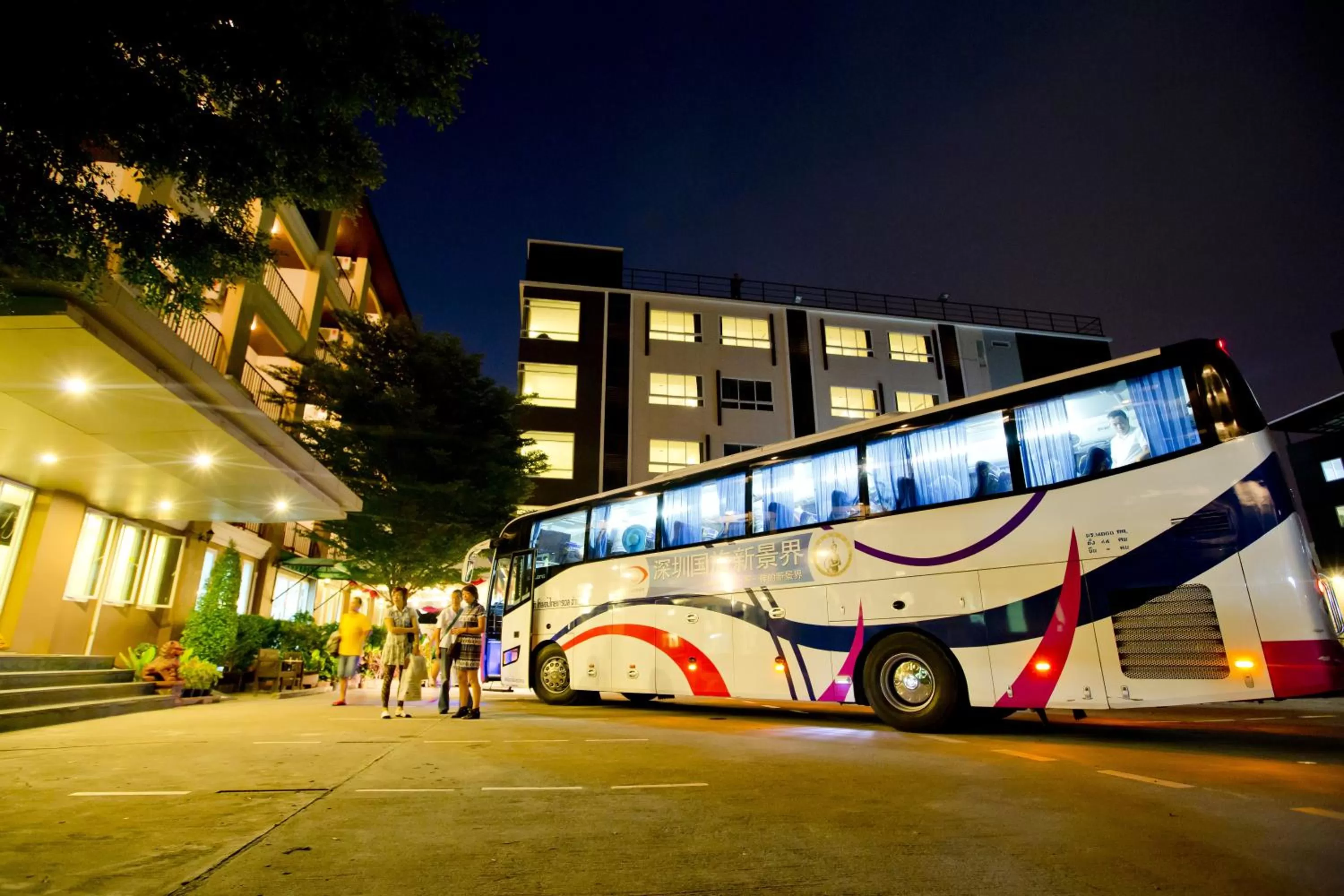 Facade/entrance in Sinsuvarn Airport Suite Hotel