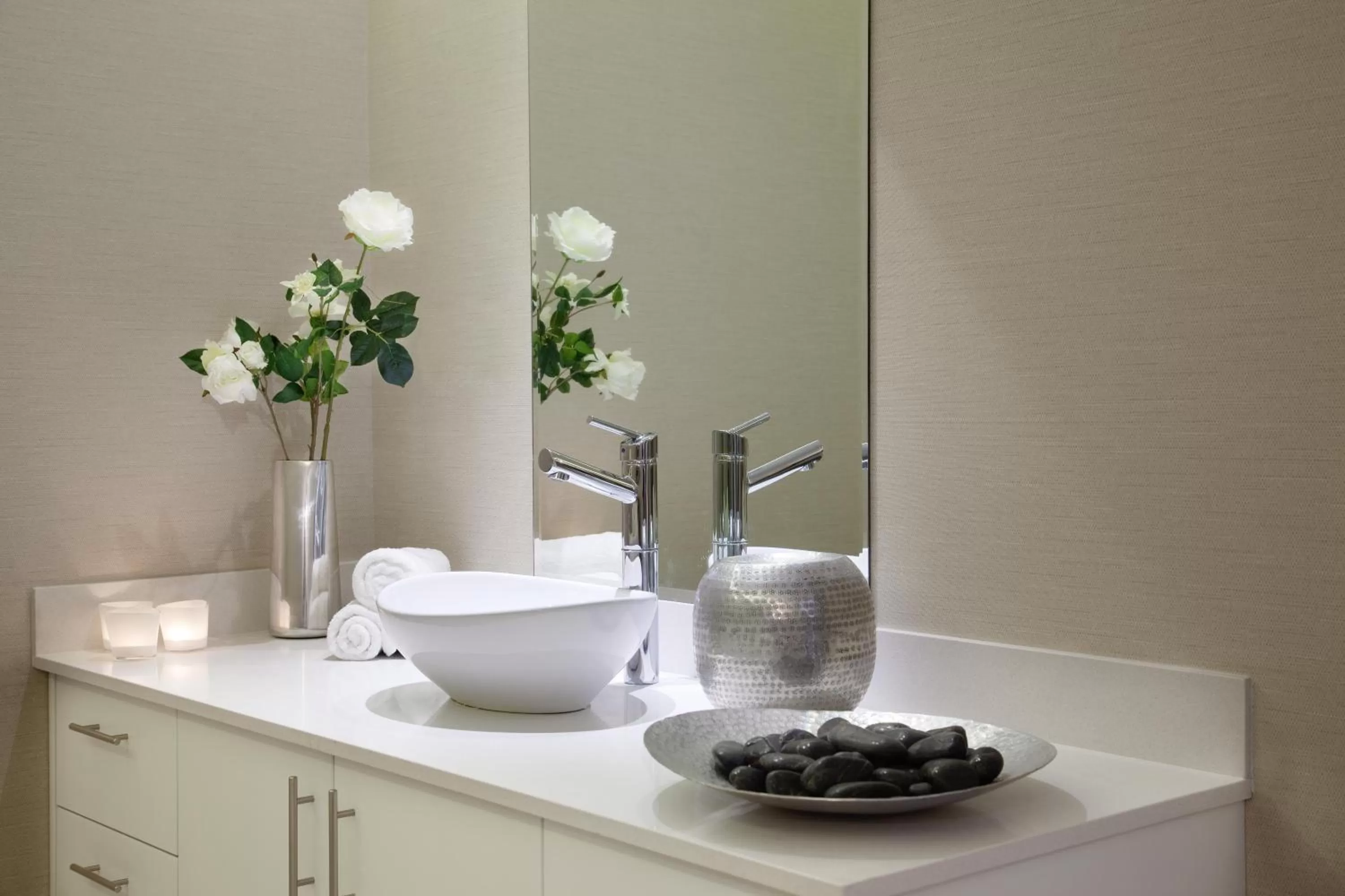 Decorative detail in Leonardo Plaza Hotel Jerusalem