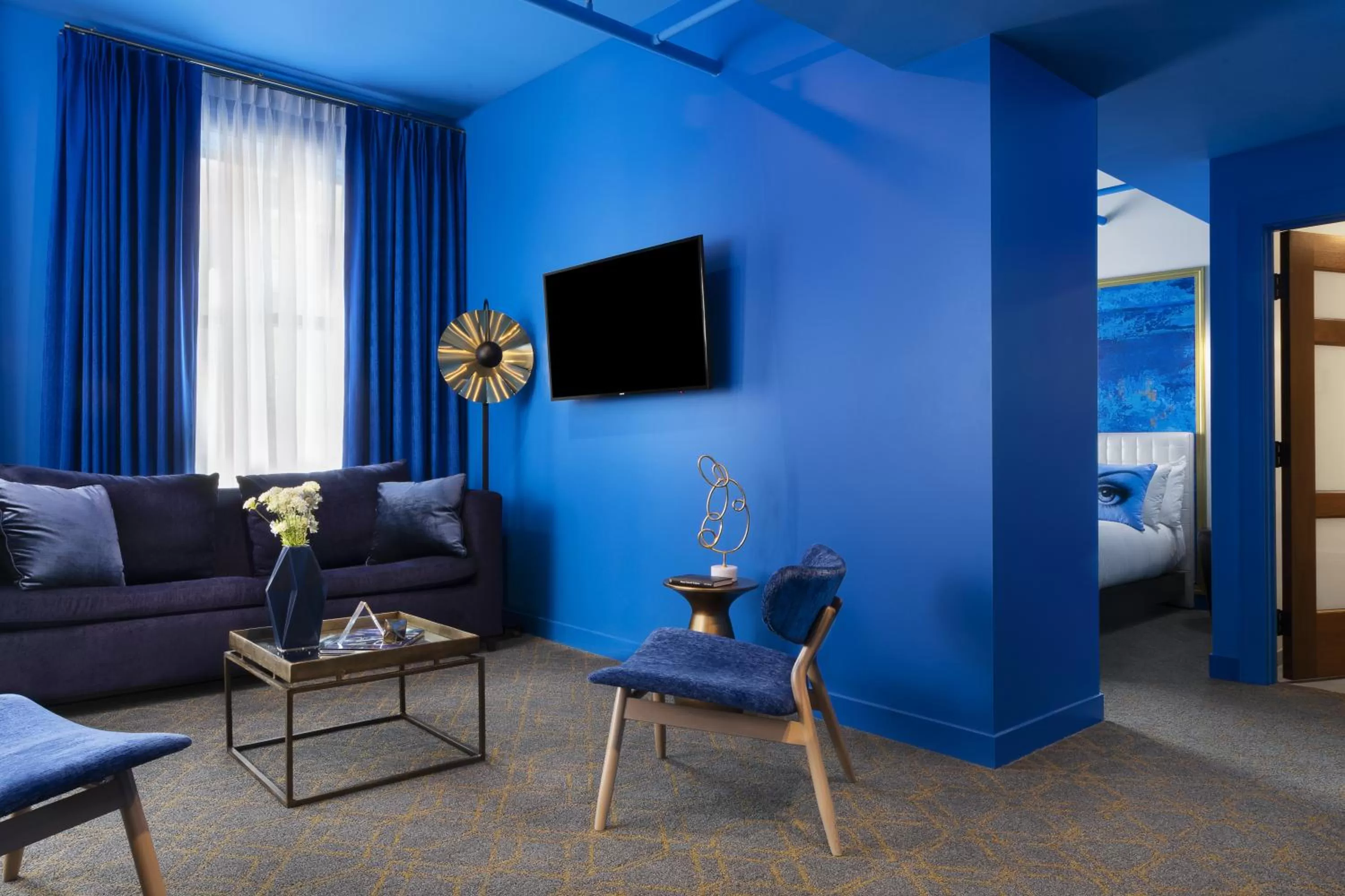 TV and multimedia in Angad Arts Hotel St Louis, Tapestry Collection by Hilton