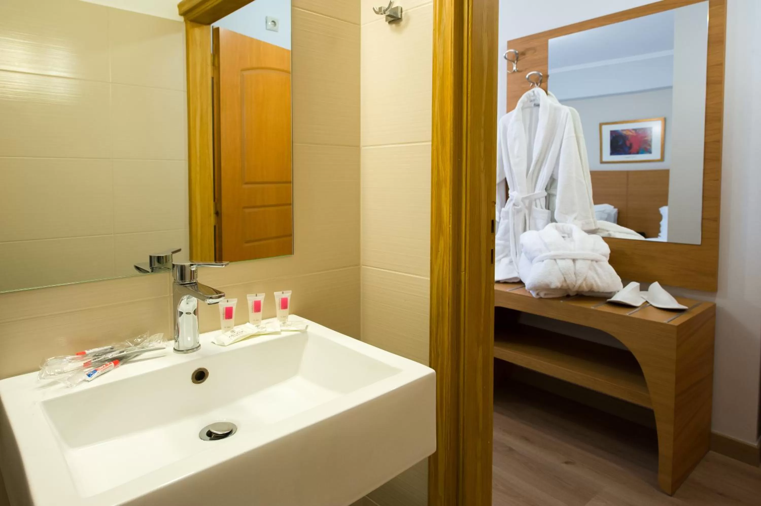 Area and facilities in Olympion