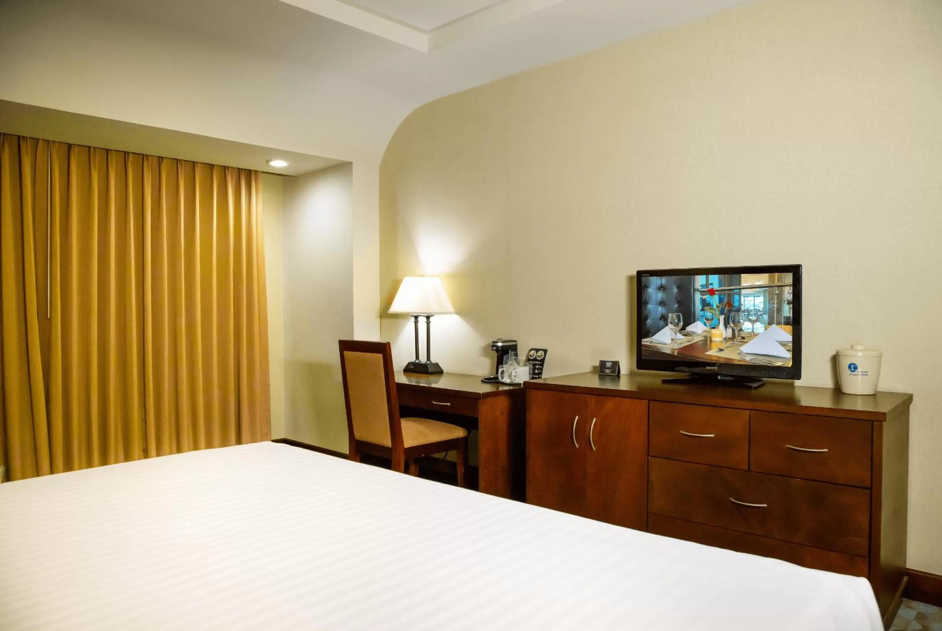 Bed in Hotel Plaza Juan Carlos