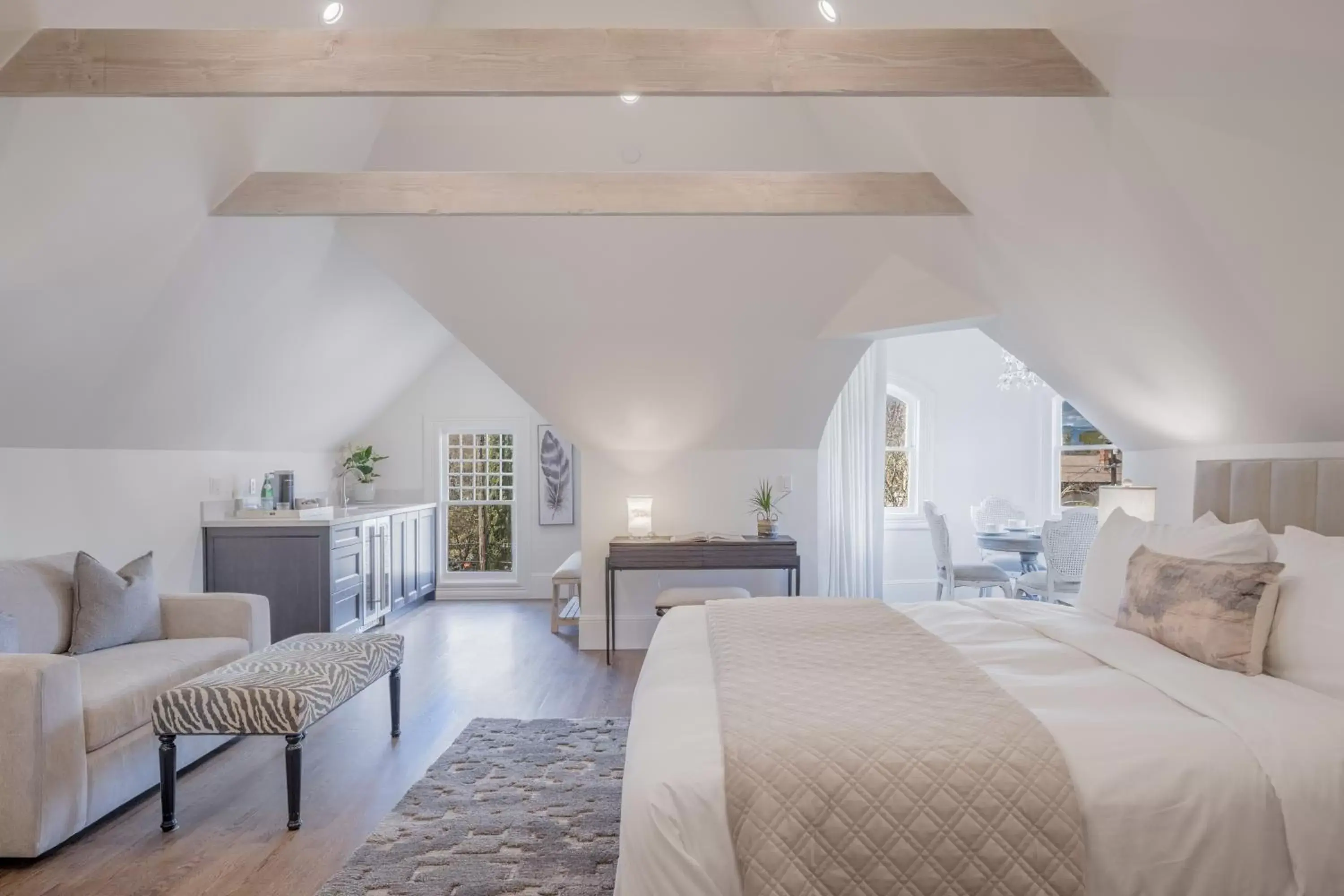 Superior King Suite in The George - Luxury Boutique Inn Superior King Suite in The George - Luxury Boutique Inn