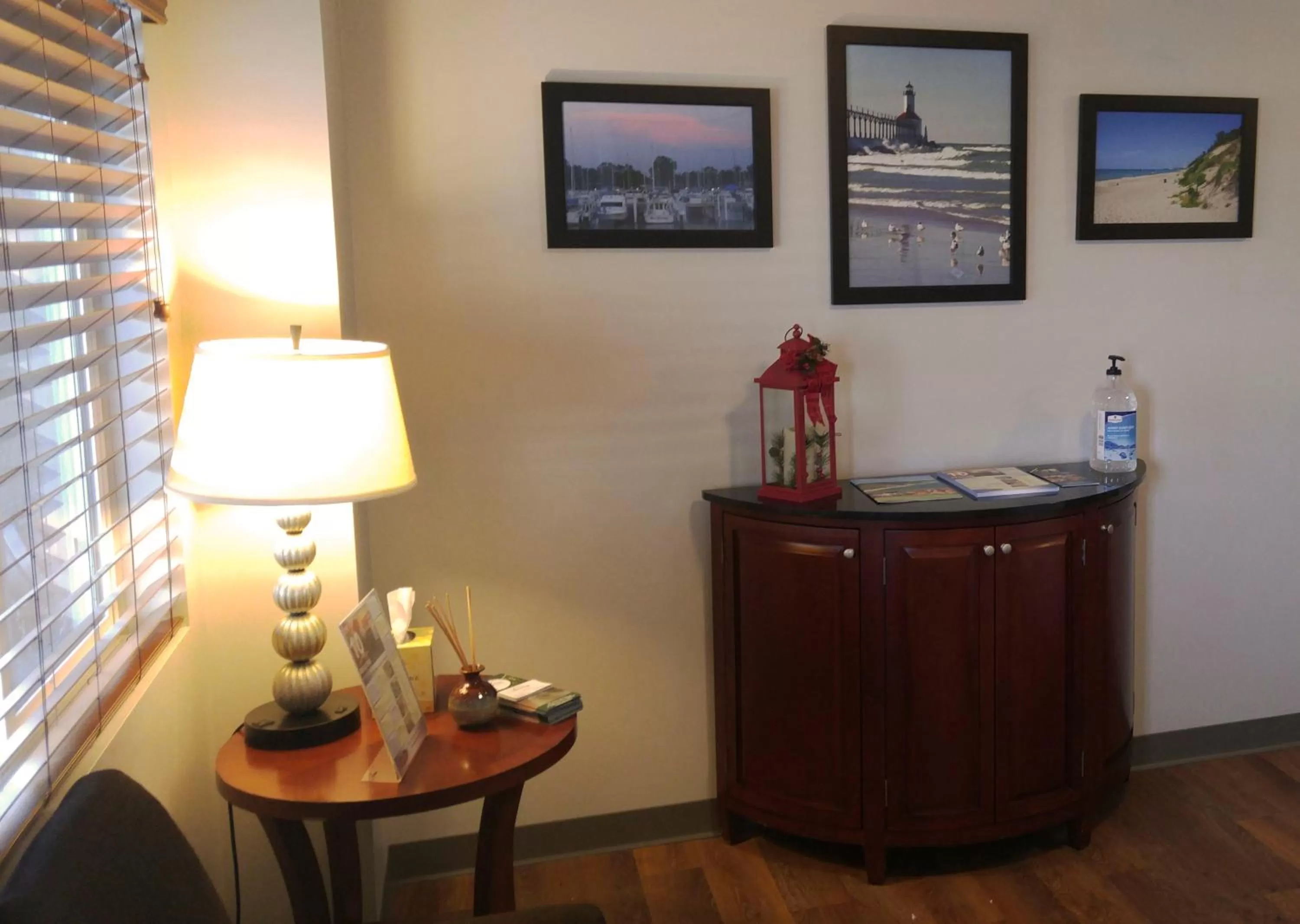 Facade/entrance in Affordable Suites of America Portage