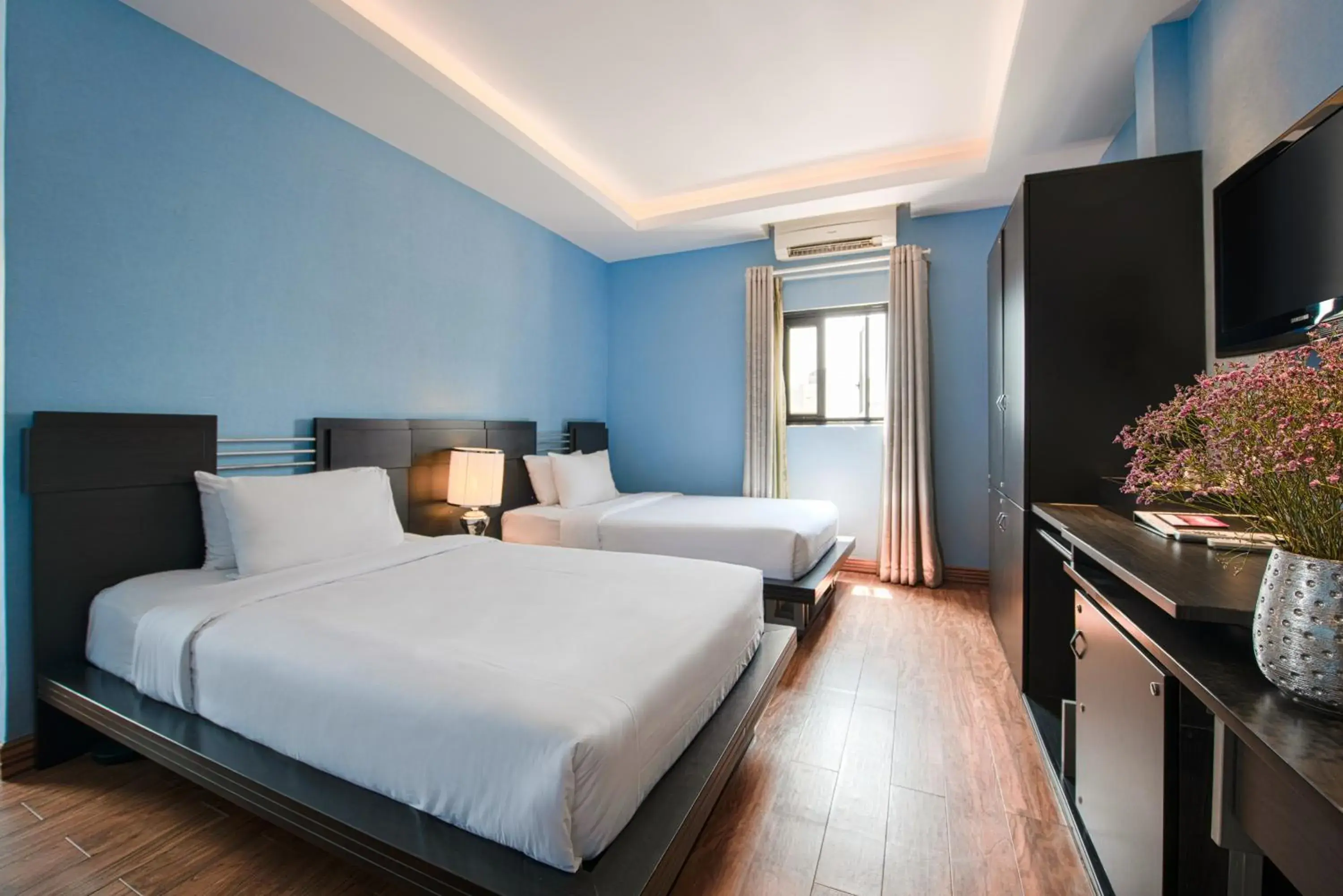 Executive Twin Room in A&EM - The Petit Hotel Executive Twin Room in A&EM - The Petit Hotel