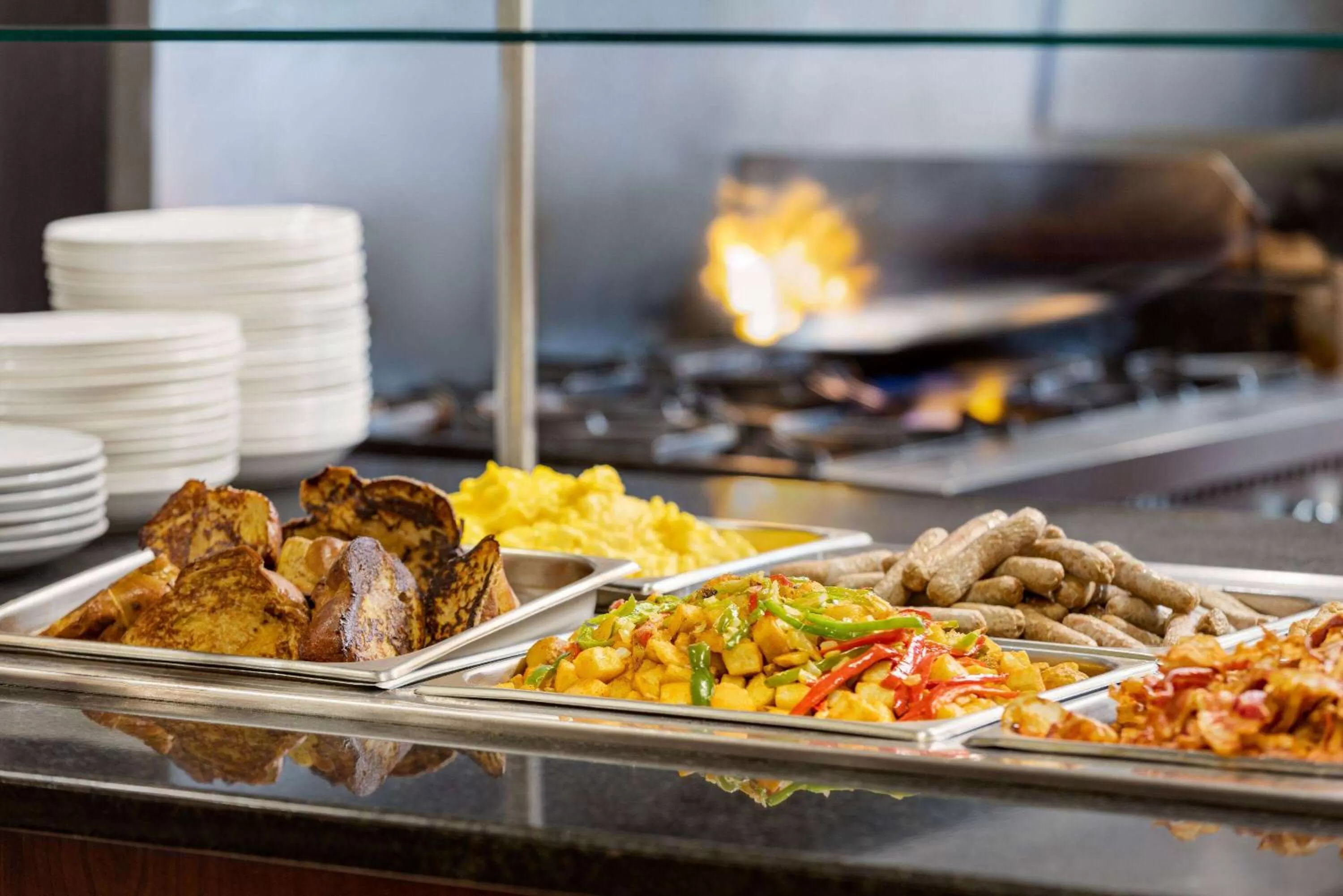 Food in Viana Hotel and Spa, Trademark Collection by Wyndham