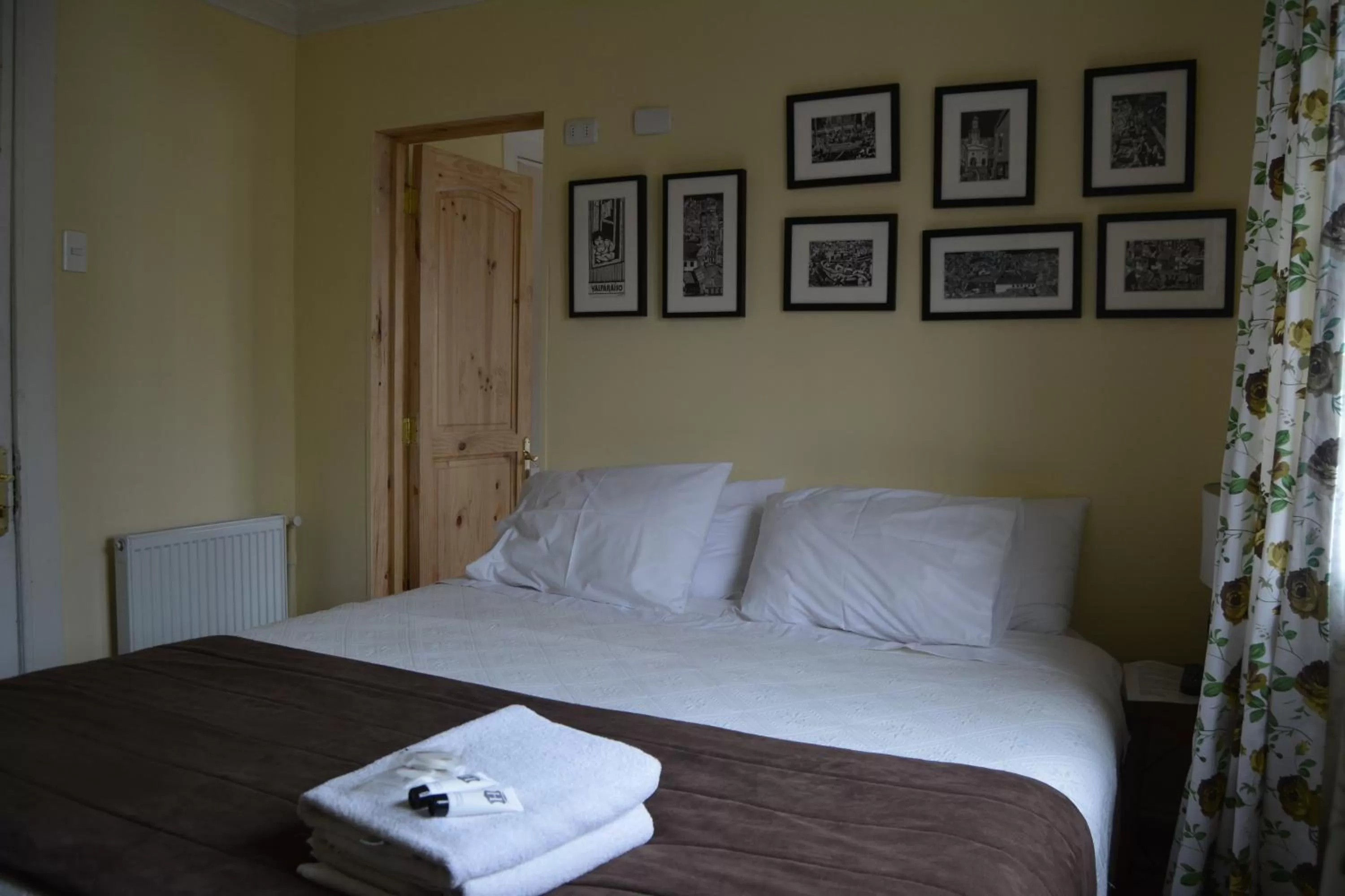 Bed in Chocolate Manor House Hotel Boutique