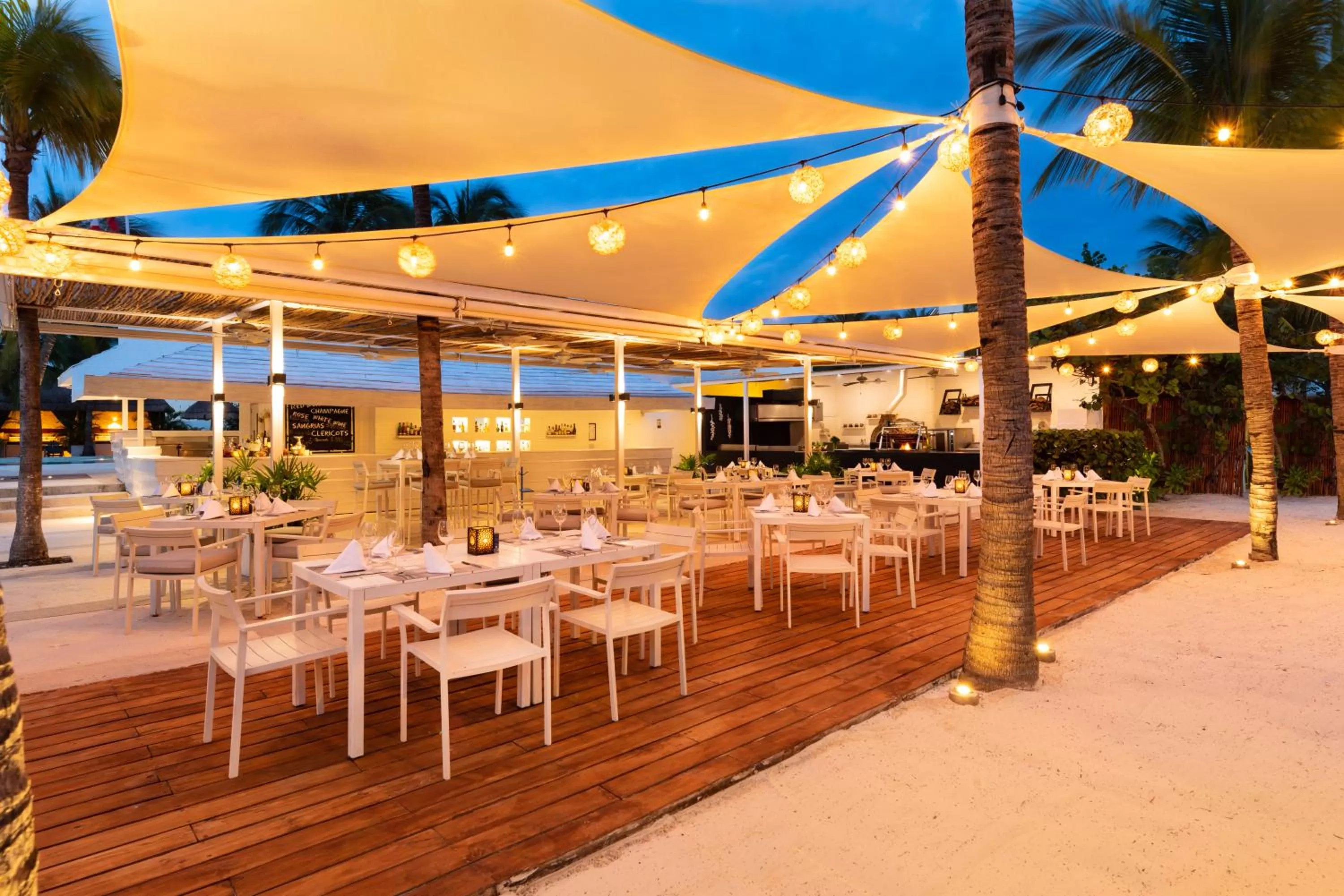 Restaurant/places to eat in Presidente InterContinental Cancun Resort