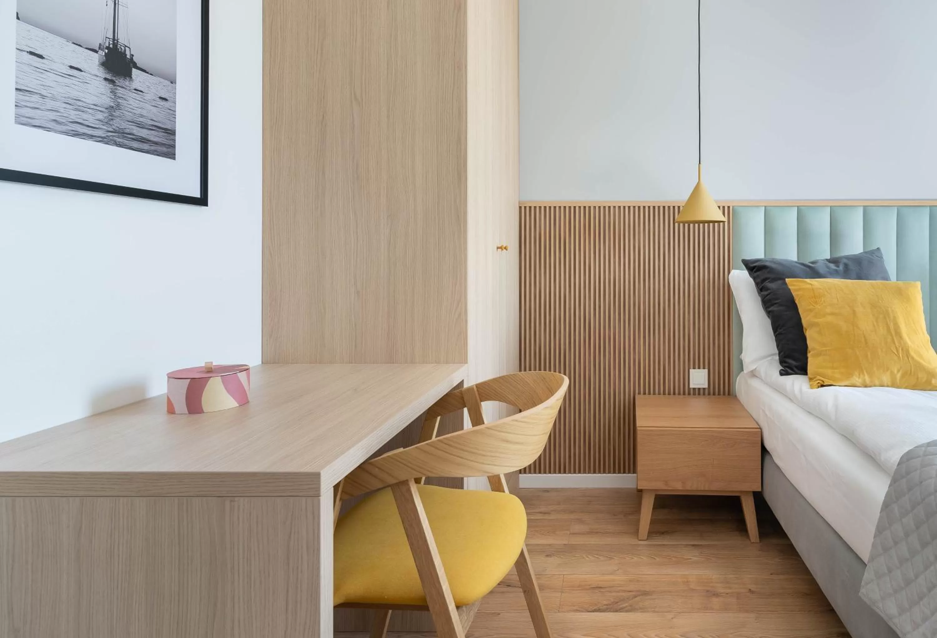 Bed in Symphony Modern Tower Apartamenty