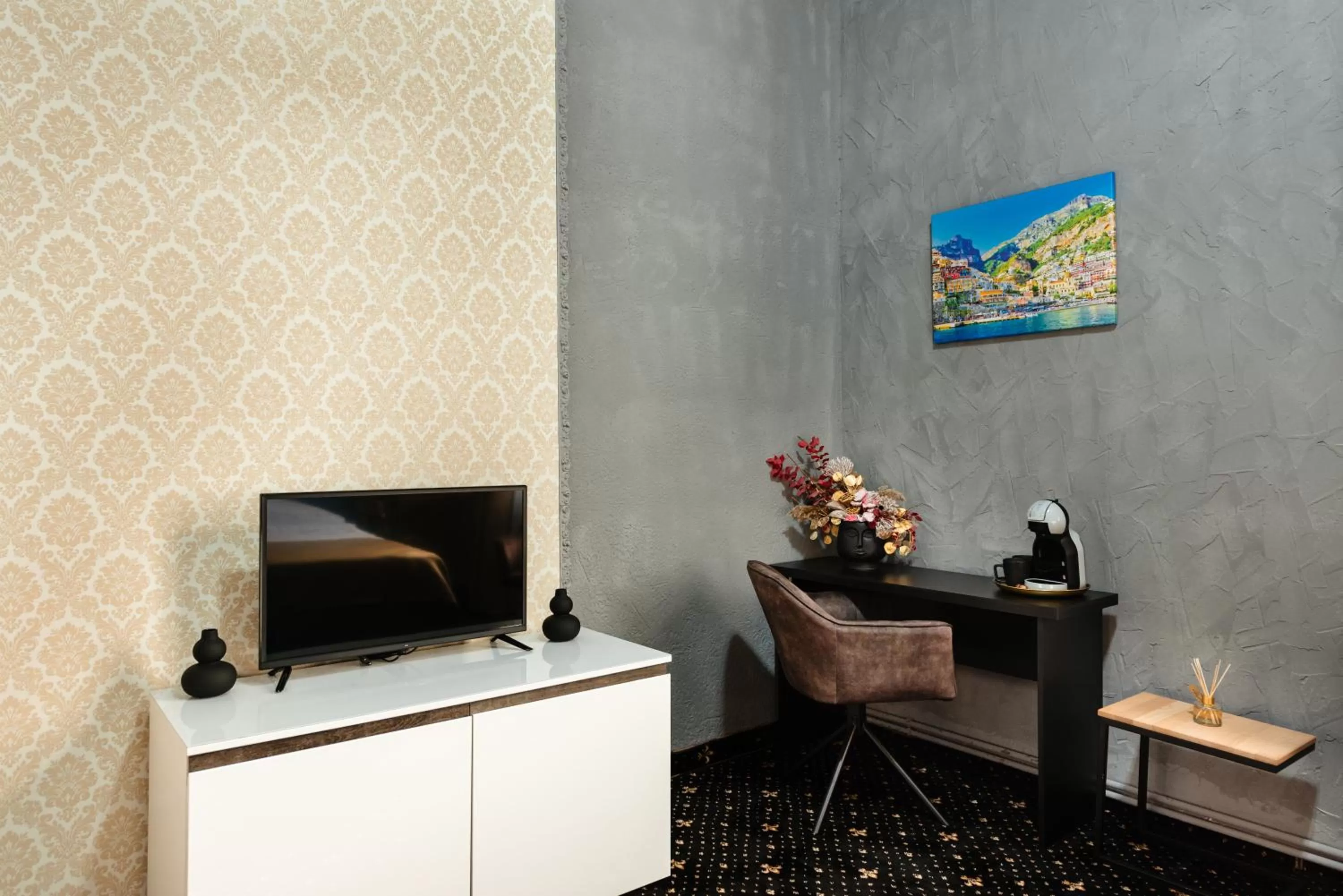 TV and multimedia in Palace Bulevard Inn