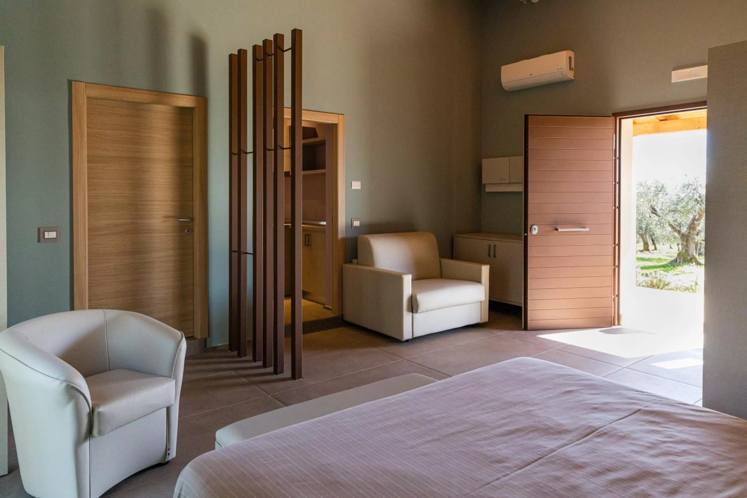 Bed in Antico Borgo Molino 7cento vicino ai Giardini di Ninfa