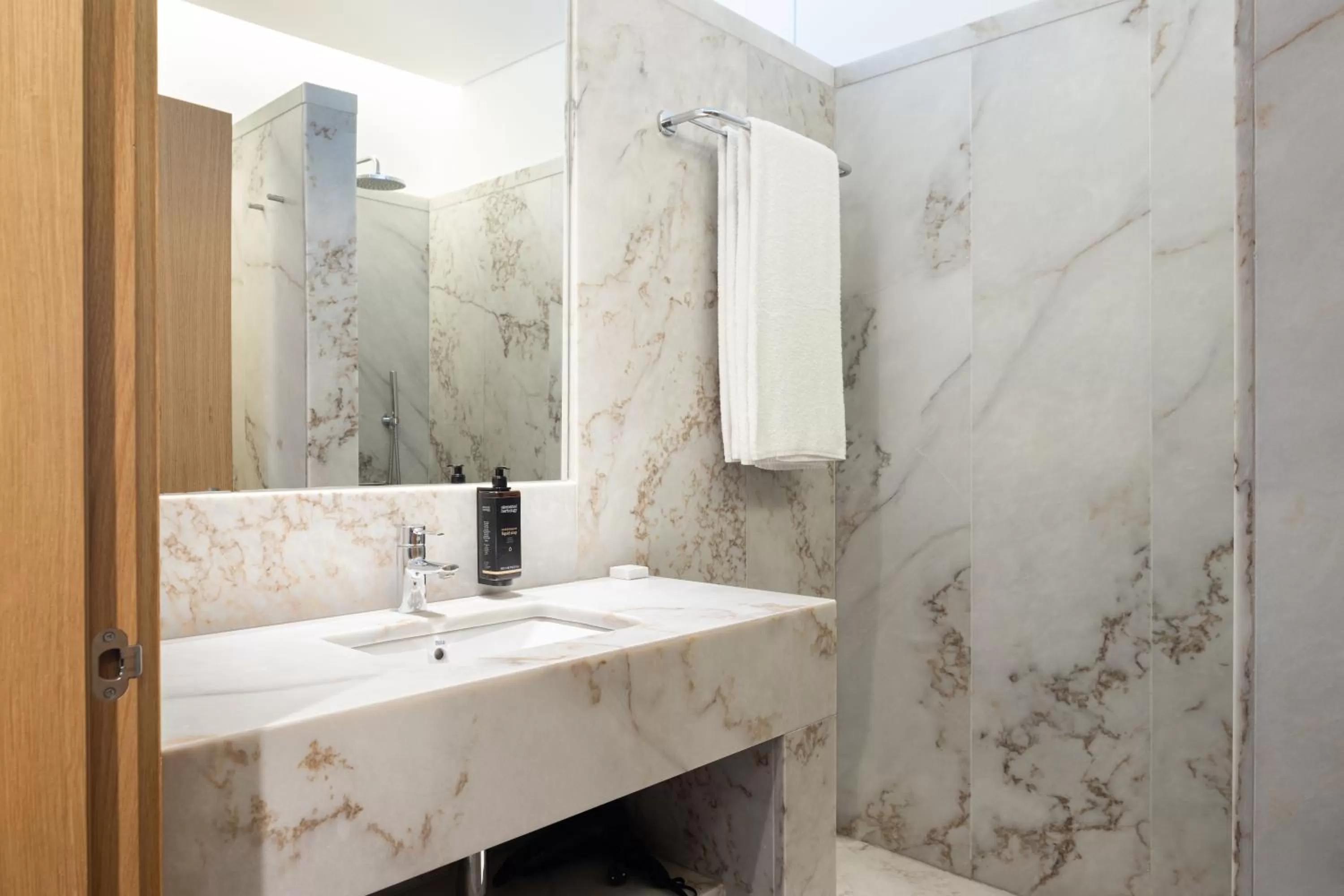 Shower in Evora Olive Hotel