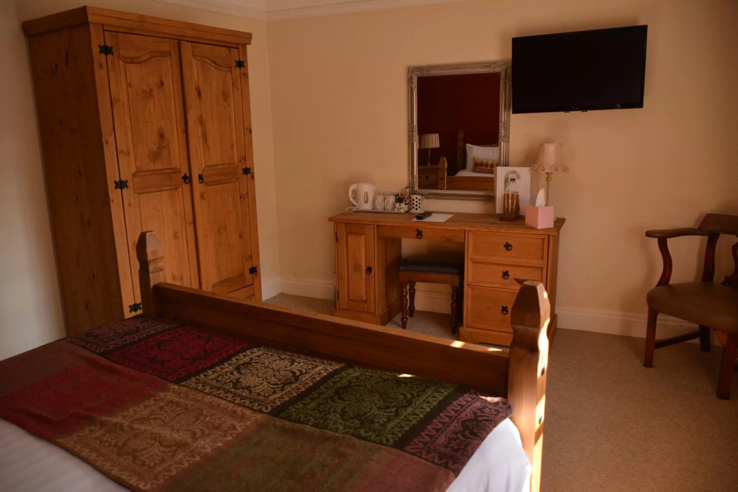 Decorative detail, Bed in The Rose & Crown York