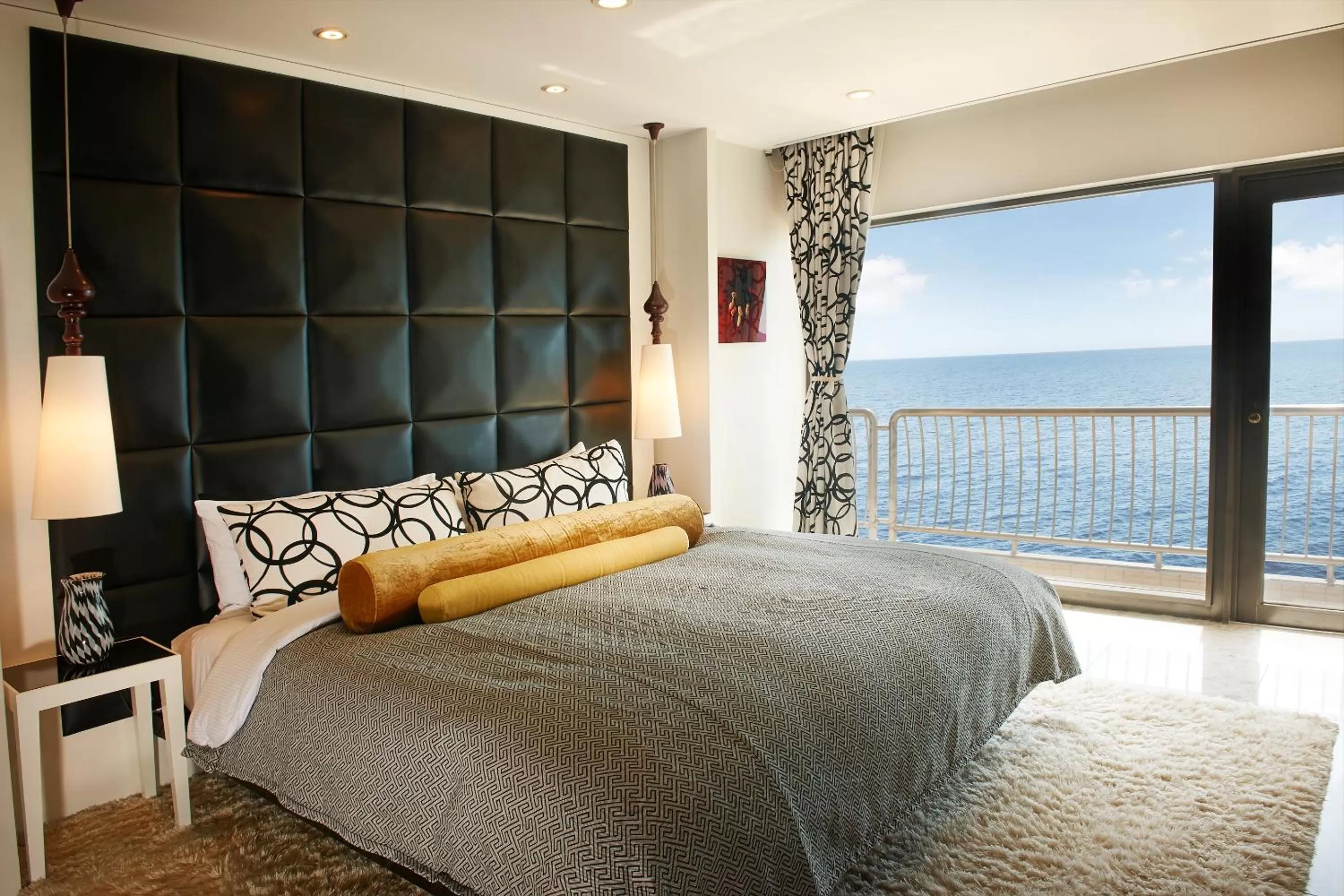 Photo of the whole room, Bed in Paradise Hotel Busan