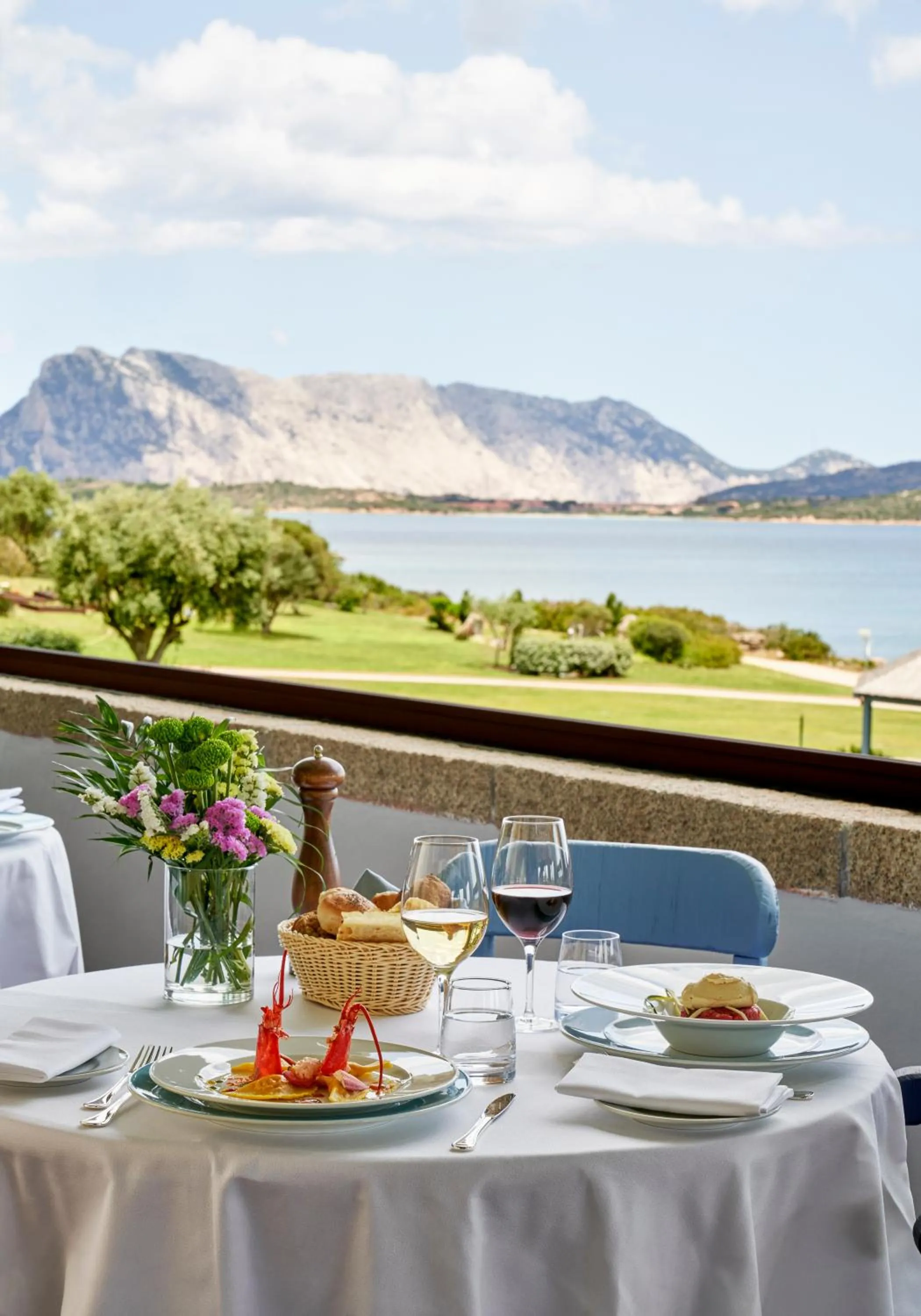 Restaurant/places to eat in Due Lune Puntaldia Resort & Golf