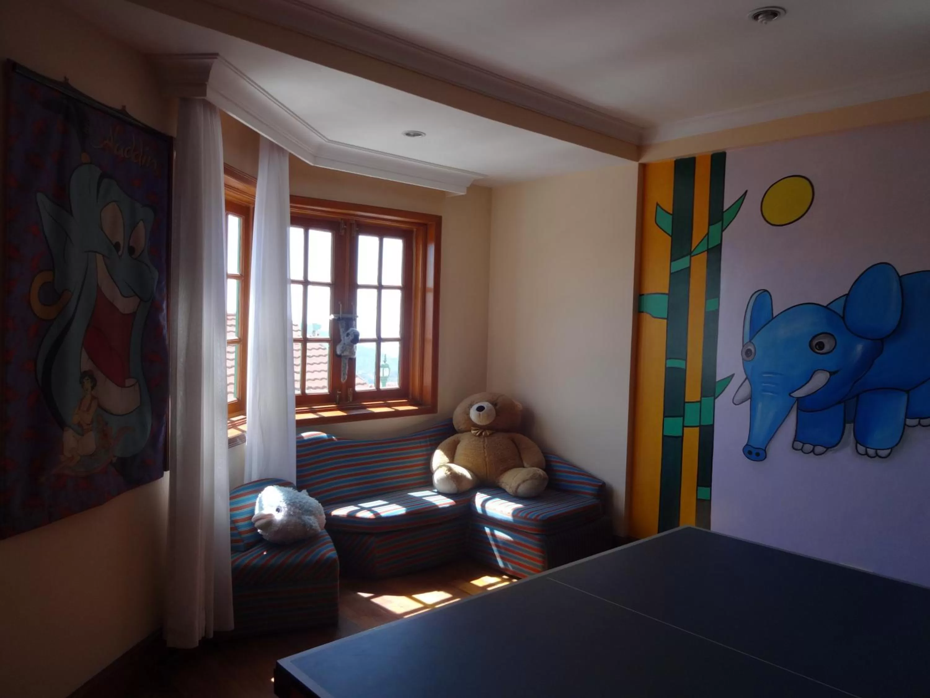 Kids's club, Bed in The Oberoi Cecil