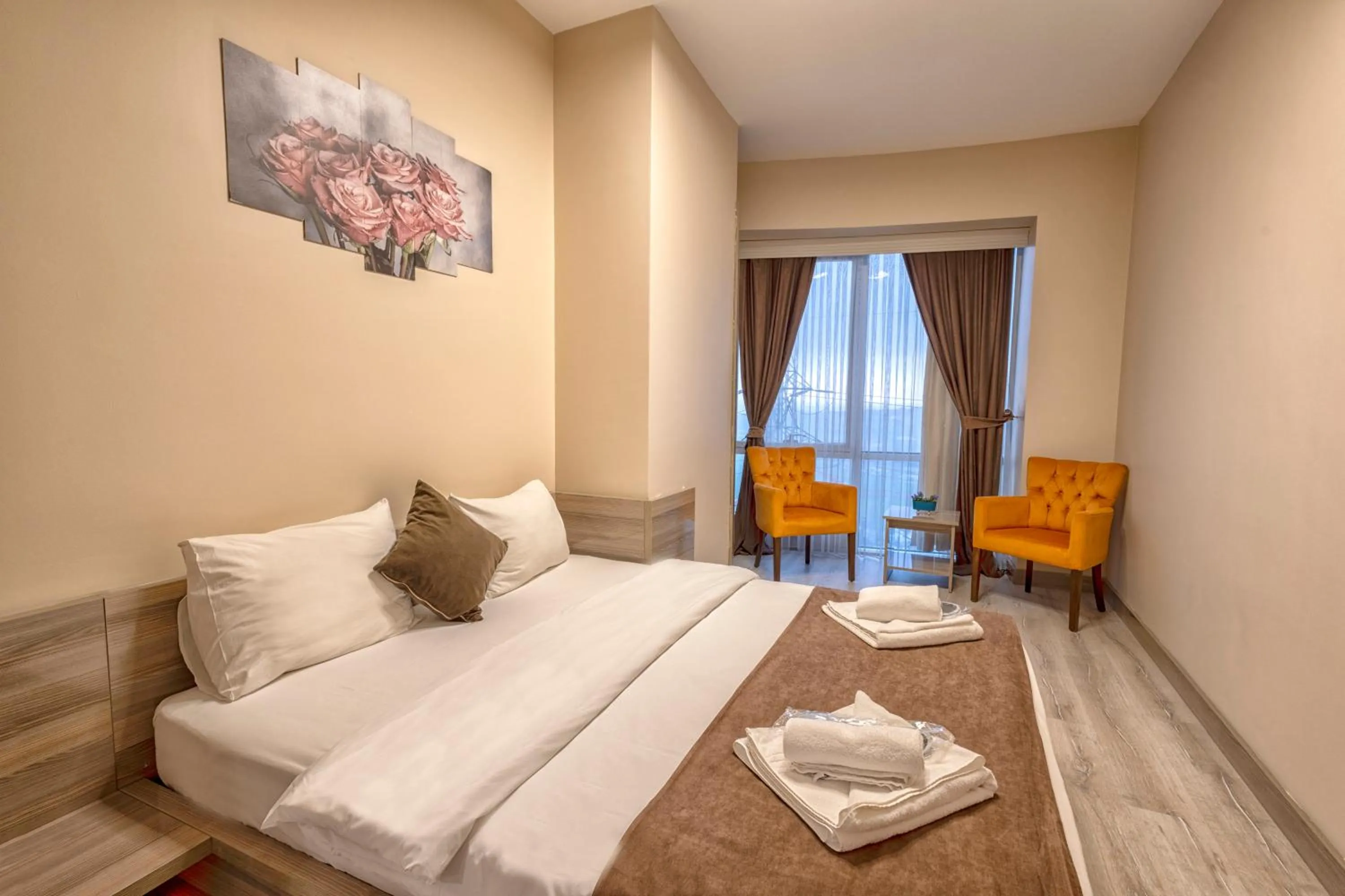 Bed in My House N5 Suites Hotel