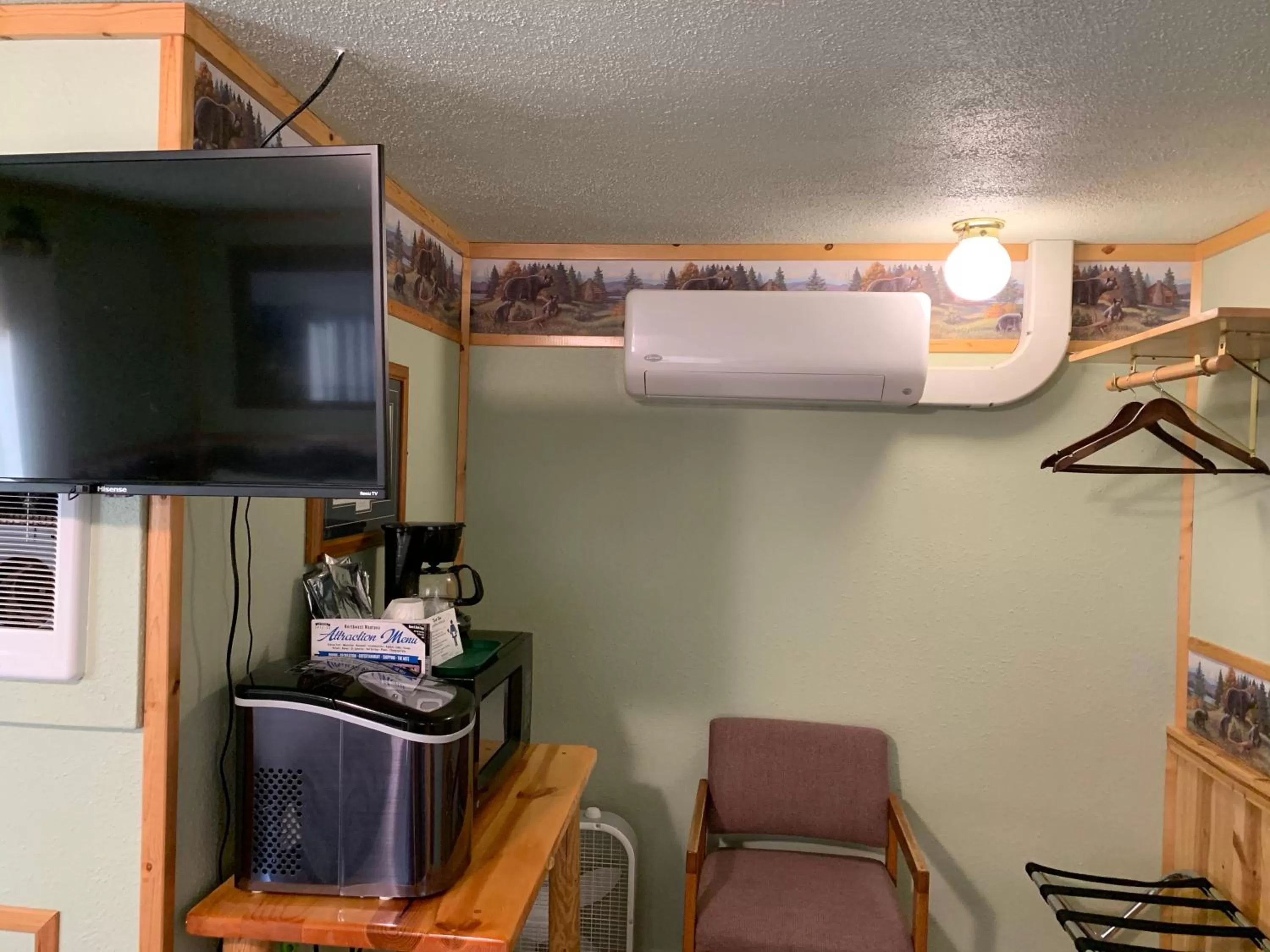 TV and multimedia in Glacier Haven Inn