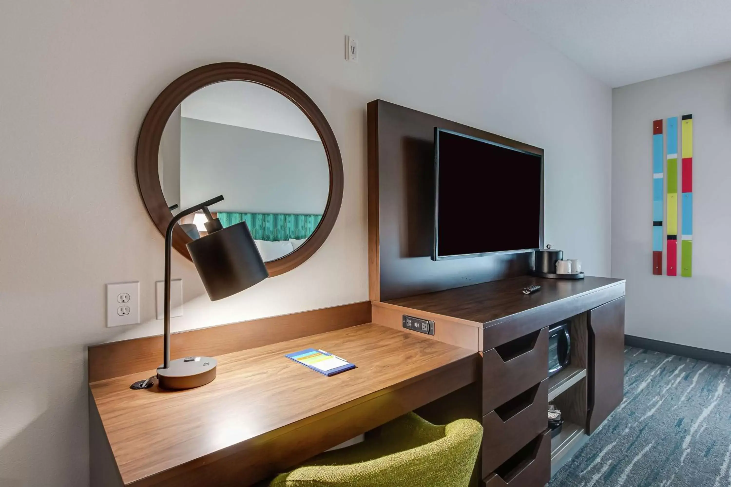 One-Bedroom King Suite - Non-Smoking in Hampton Inn Oak Grove Fort Campbell One-Bedroom King Suite - Non-Smoking in Hampton Inn Oak Grove Fort Campbell