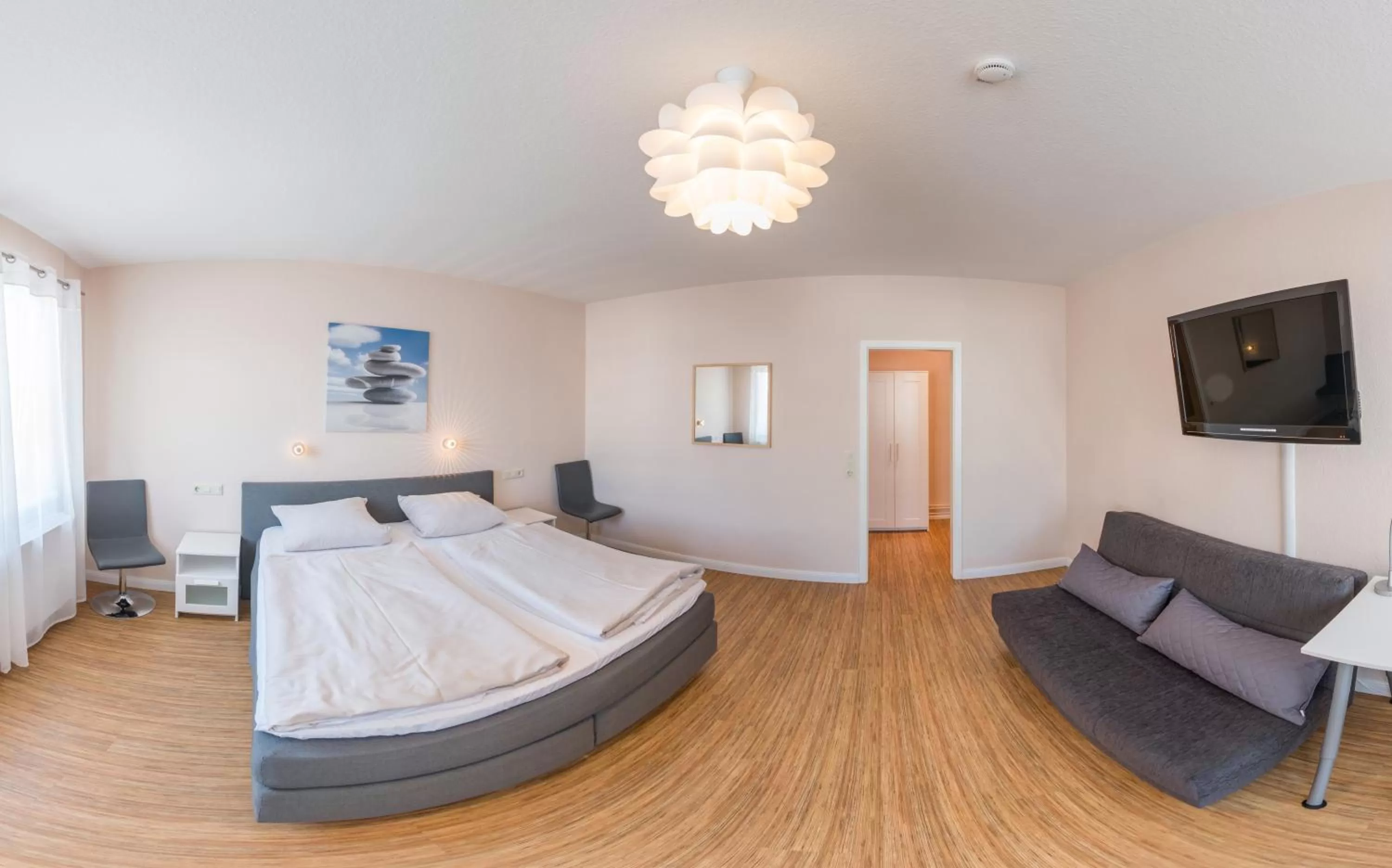 Photo of the whole room, Bed in Schäfers Hotel, Self-Check-in, Cafe und Bäcker am Hotel