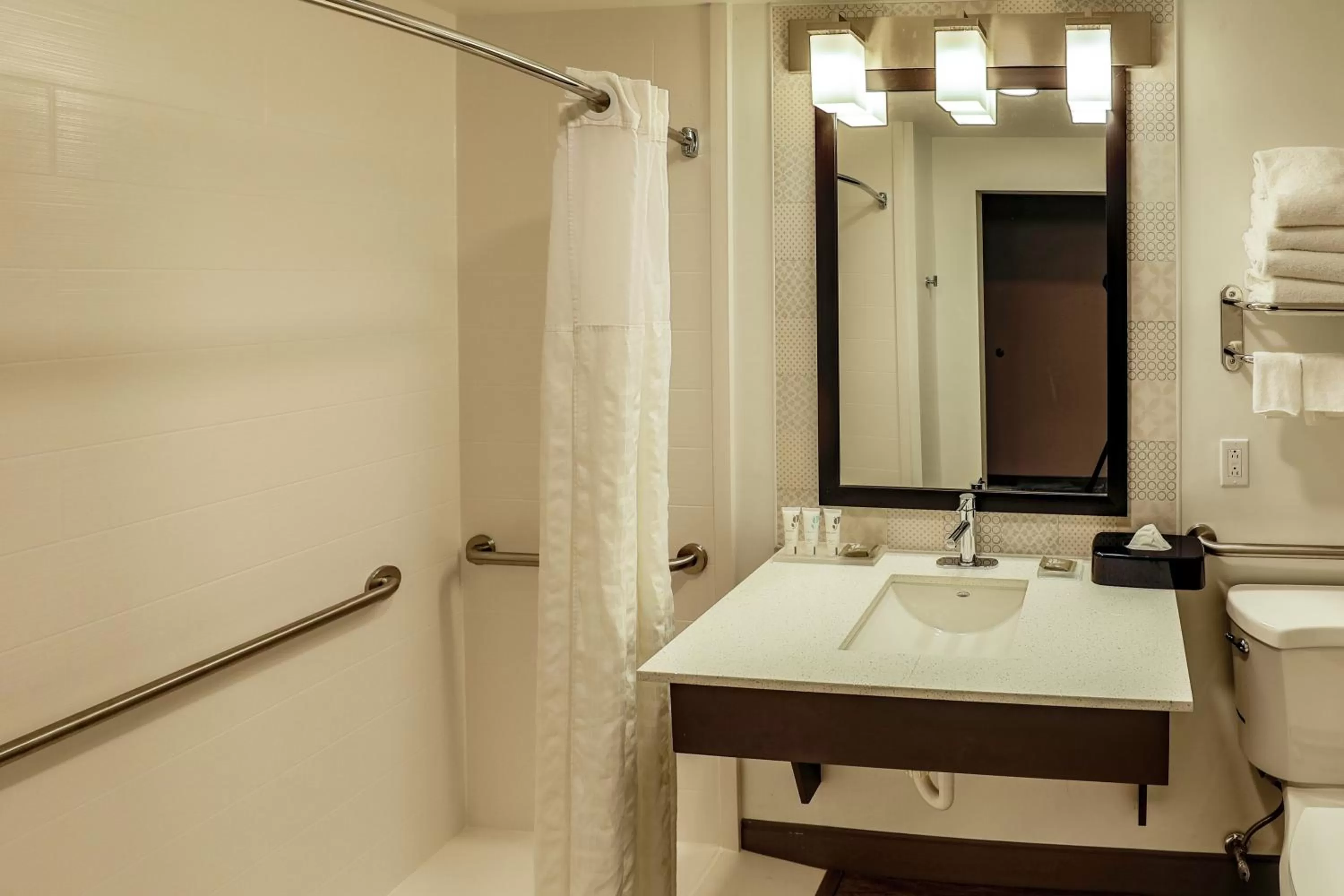 Shower in Country Inn & Suites by Radisson Nashville Airport TN