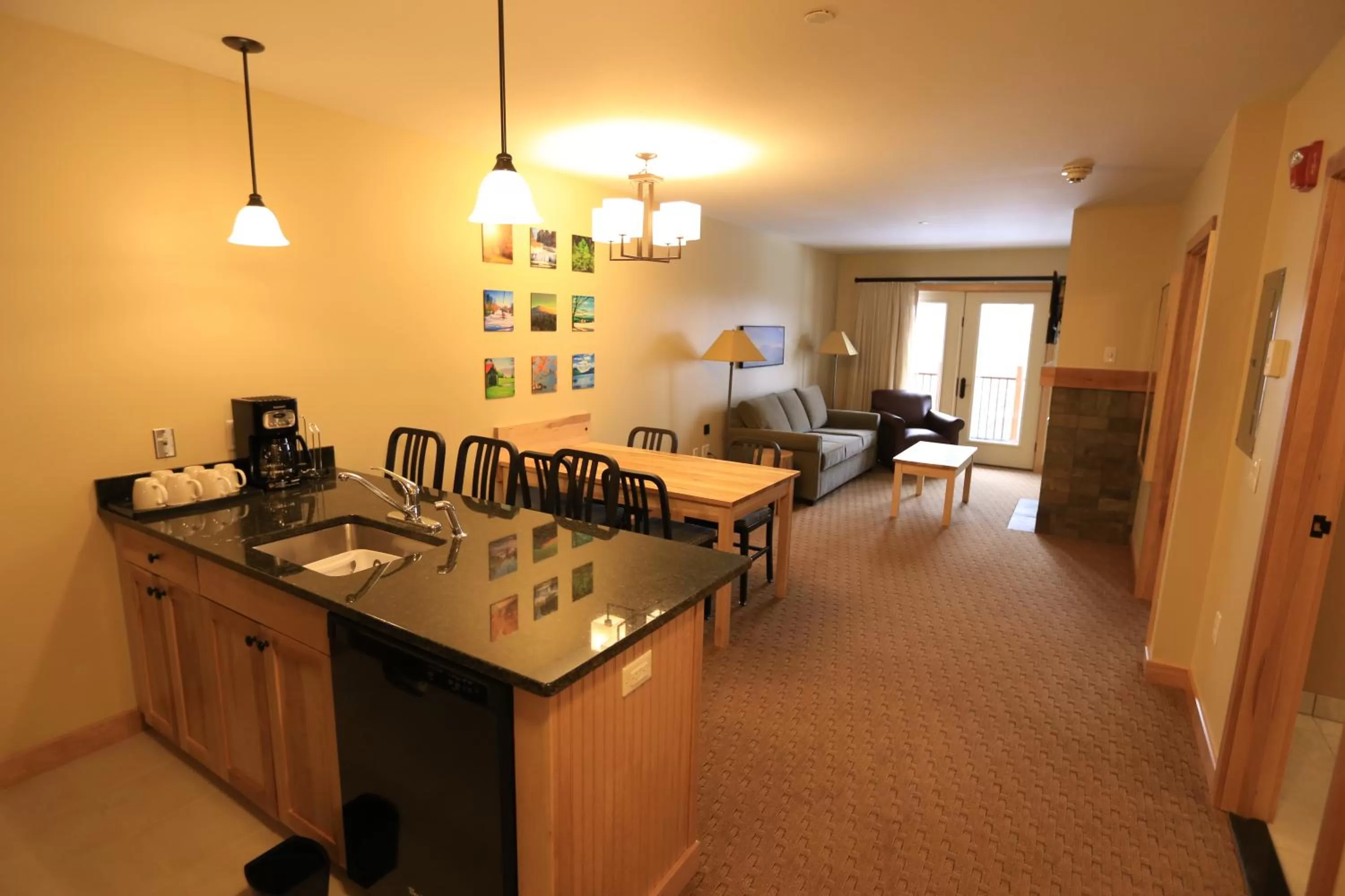 Kitchen or kitchenette in Burke Mountain Hotel