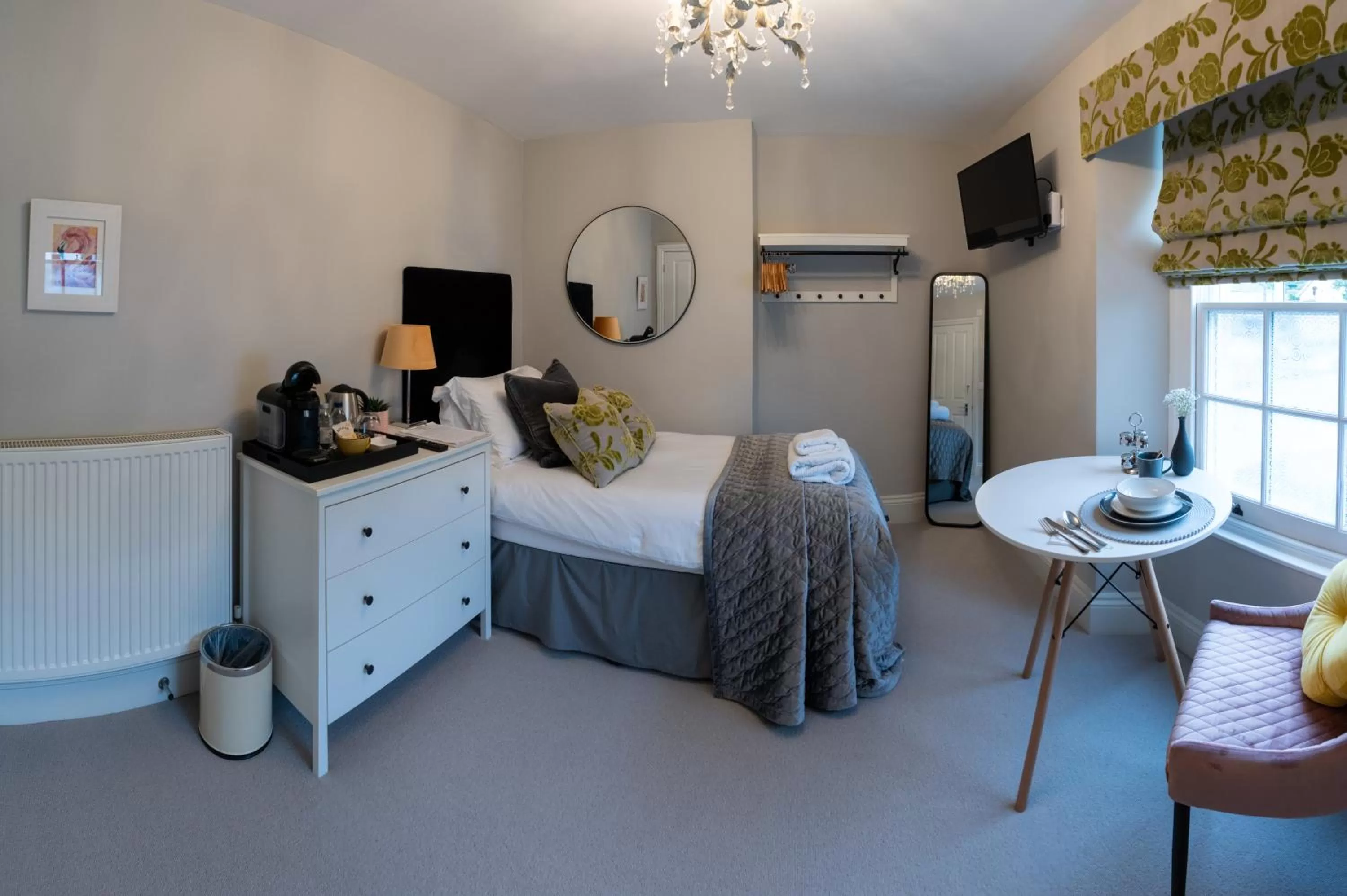 Bed in Apple Tree Bed and Breakfast