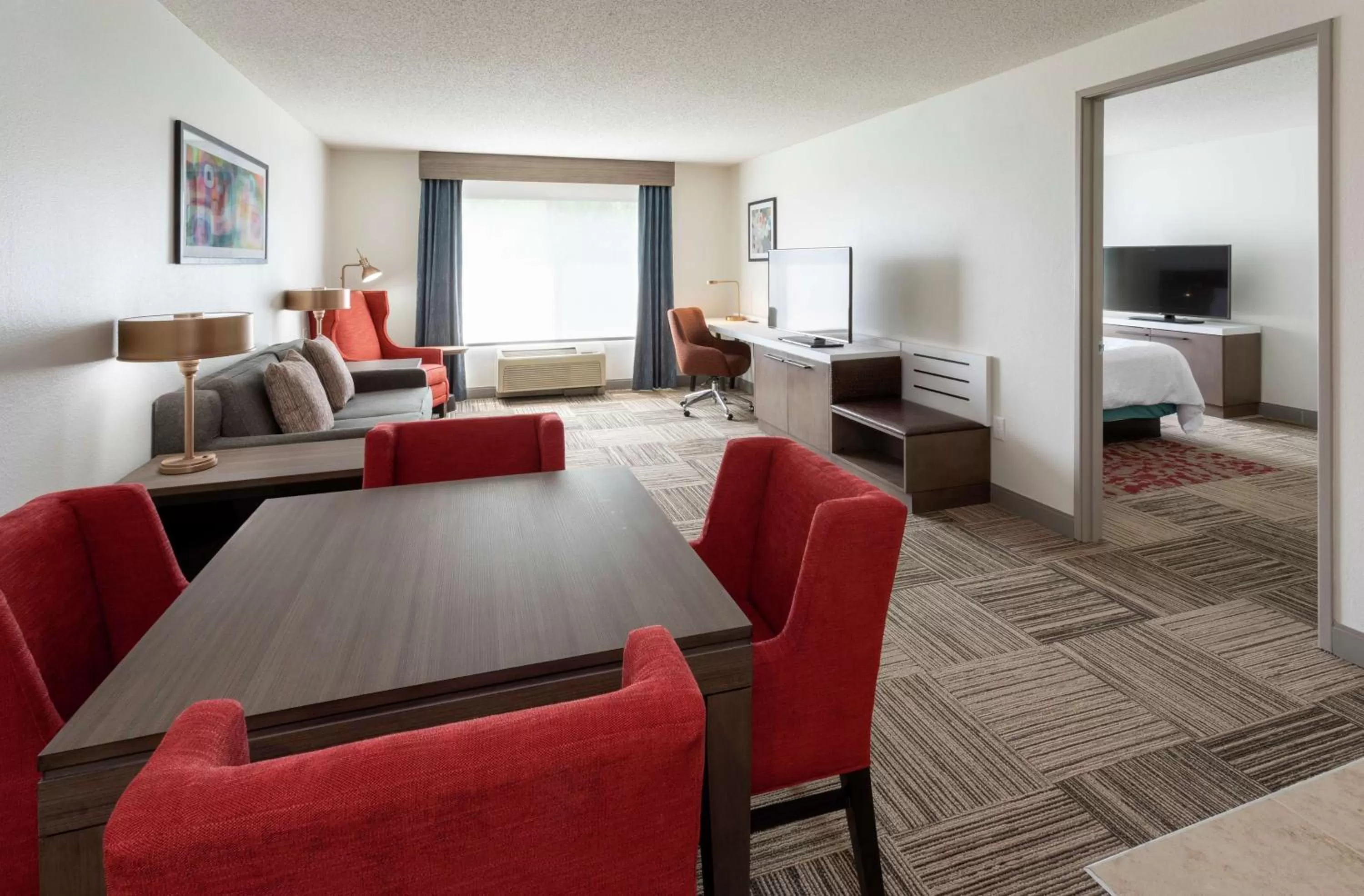 Living room, Bed in Hilton Garden Inn Minneapolis Saint Paul-Shoreview