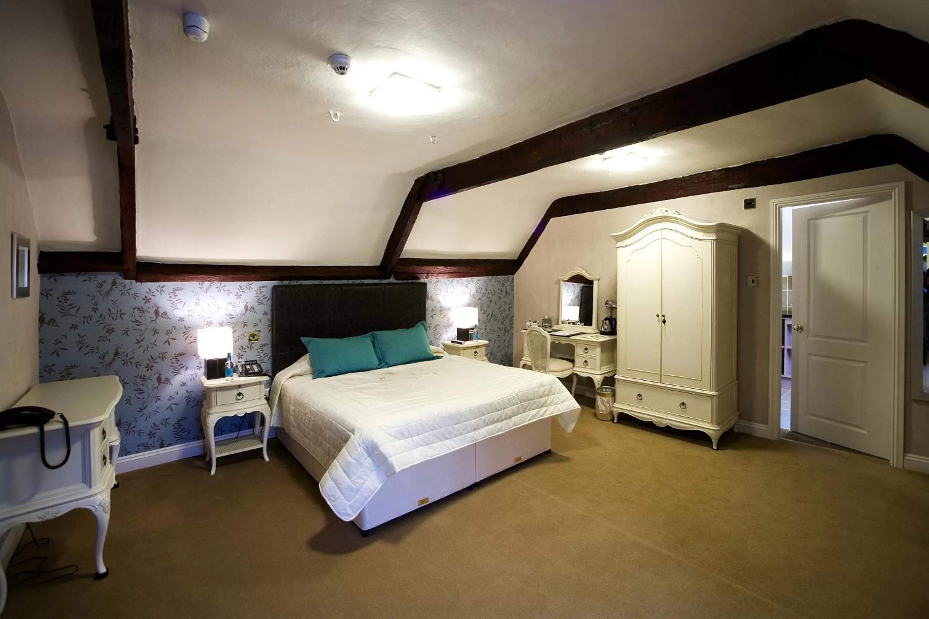 Bed in Colwick Hall Hotel