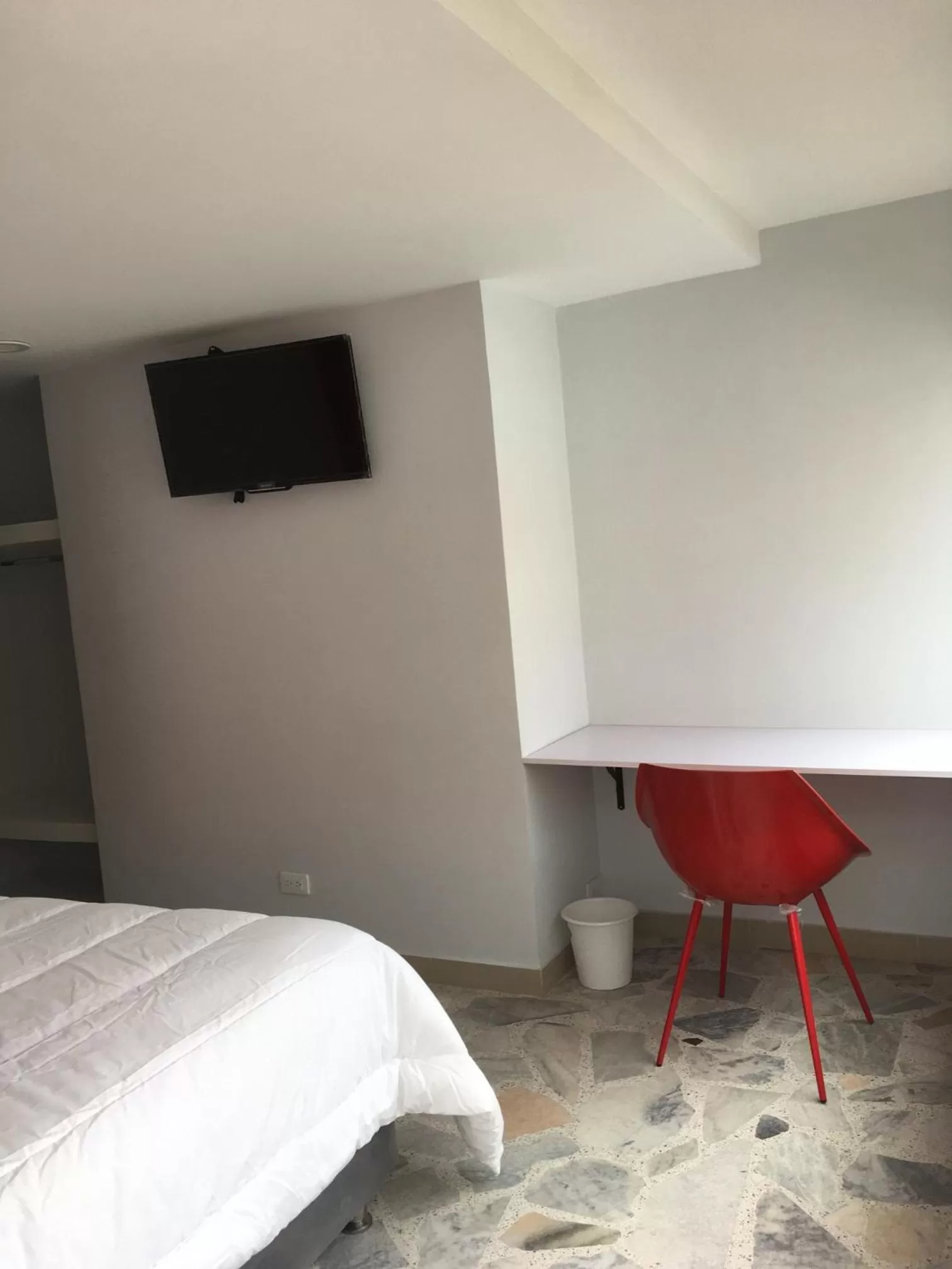 TV/Entertainment Center in Hotel Garden City Boutique