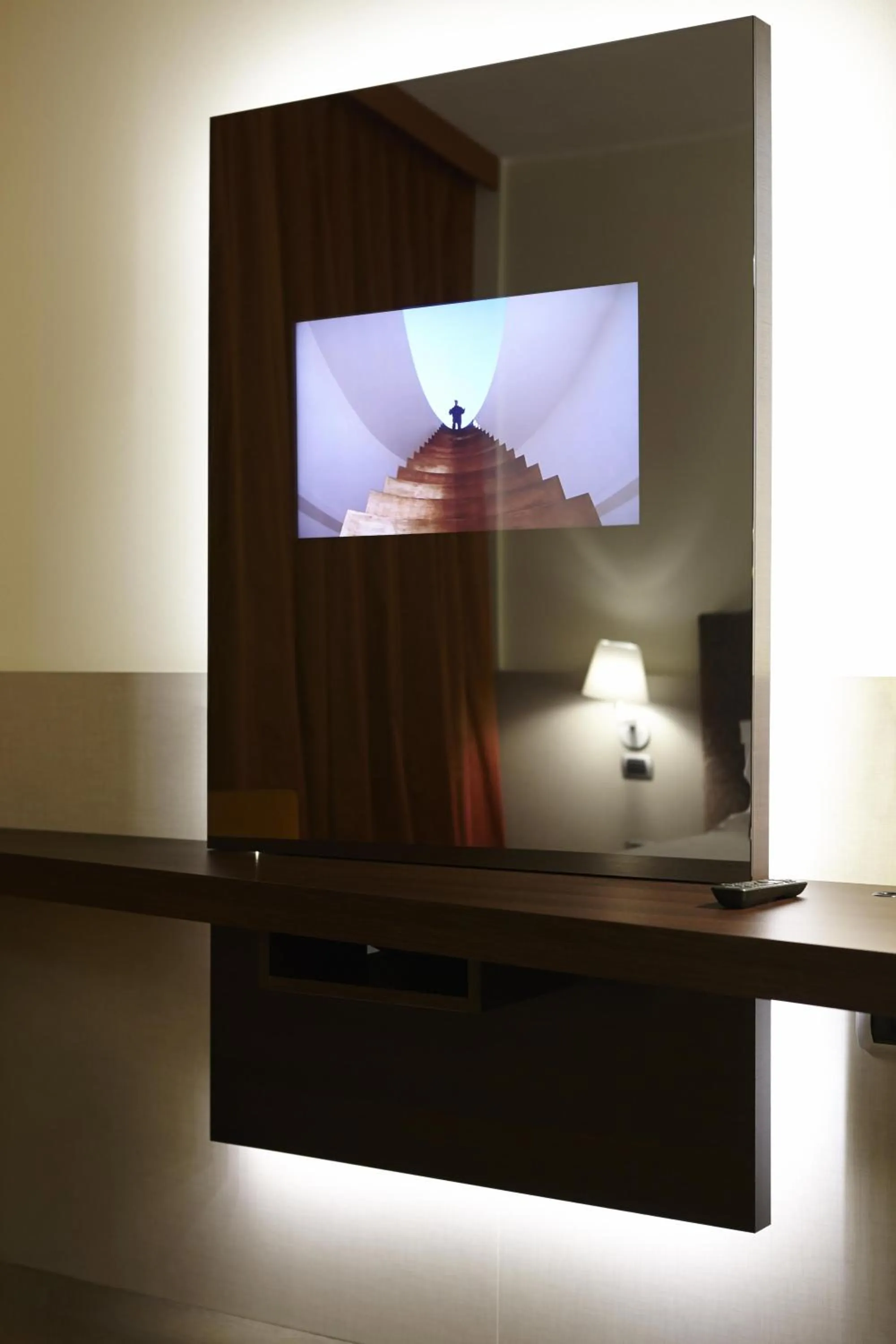 TV and multimedia in RMH MODENA DES ARTS