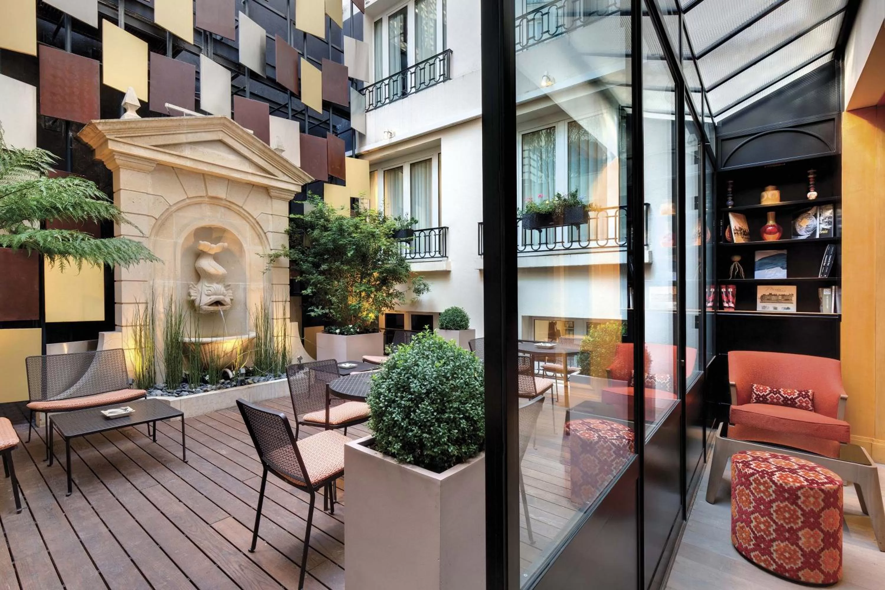 Patio in Rochester Champs Elysees