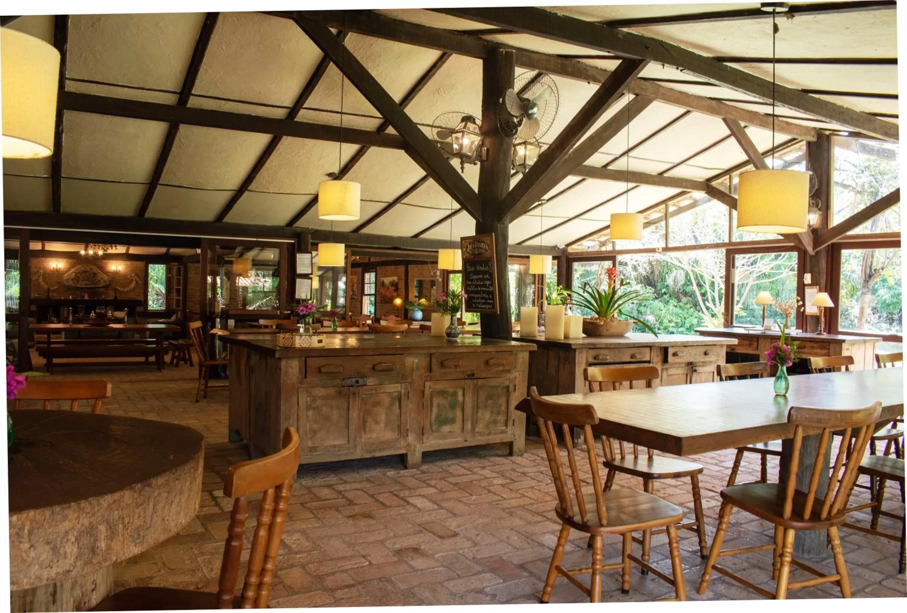 Restaurant/places to eat in Hotel Santa Esmeralda