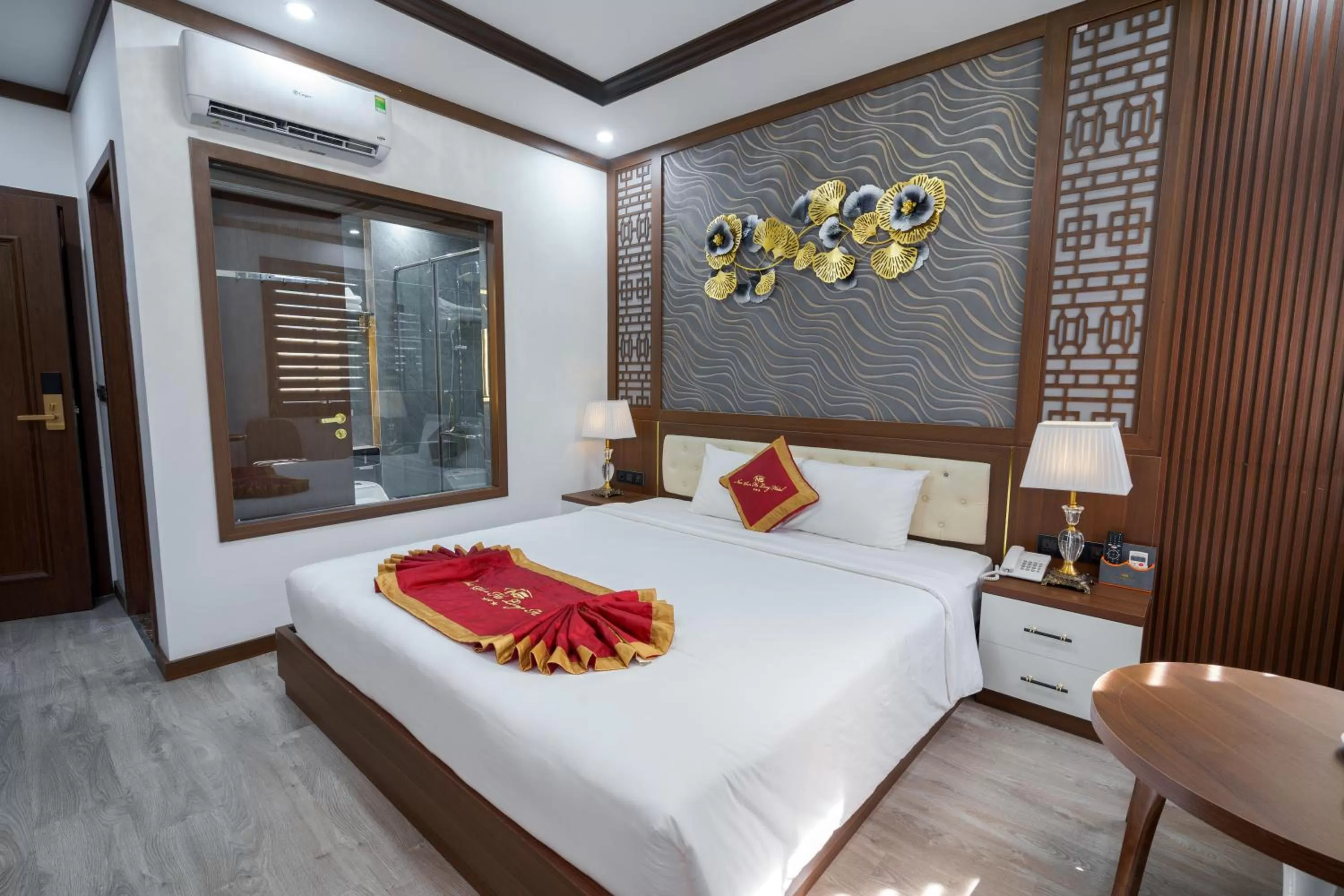 Bedroom, Bed in Sunland Halong Hotel and Restaurant